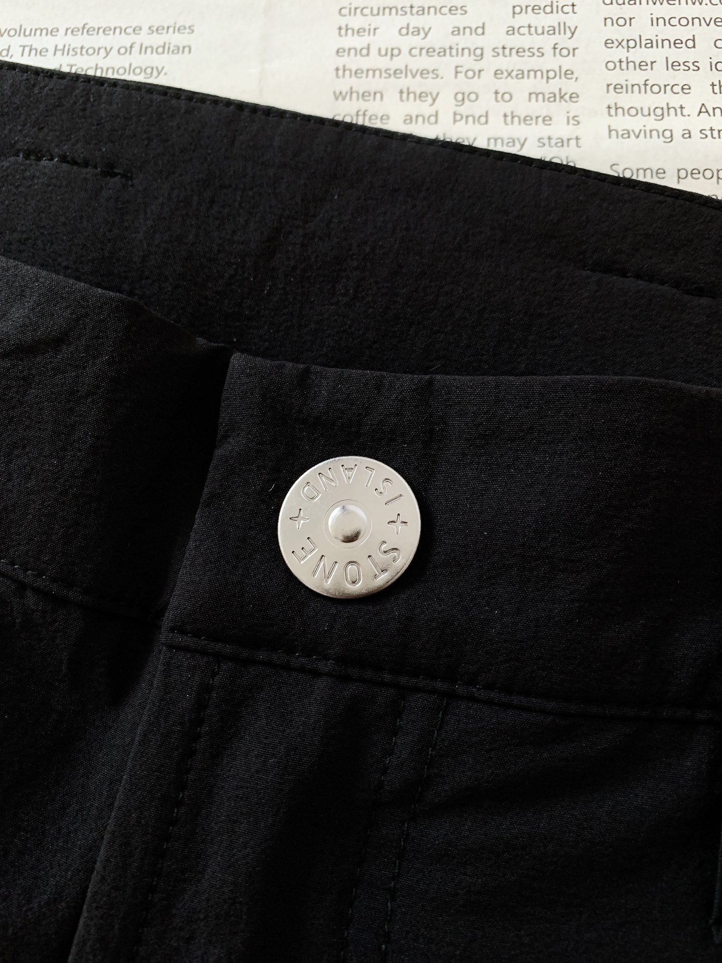 Stone Island 石头岛 2025SS春夏新品
为了更完美的贴合和舒适….内里质感工艺 都必须