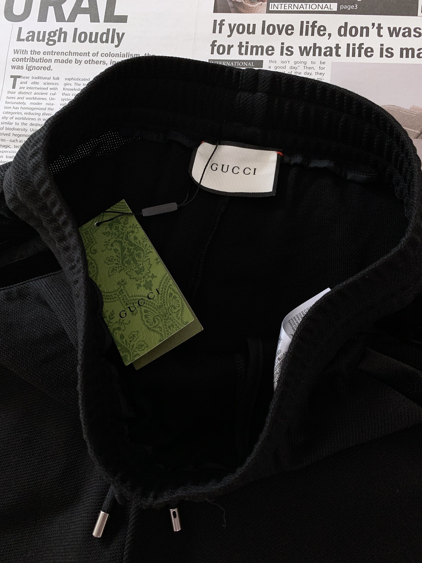 
Gucci 古驰 2025SS春夏新品
抽绳刺绣休闲长裤
时尚系列，独特设计，抽绳休闲长裤
 订纱开始