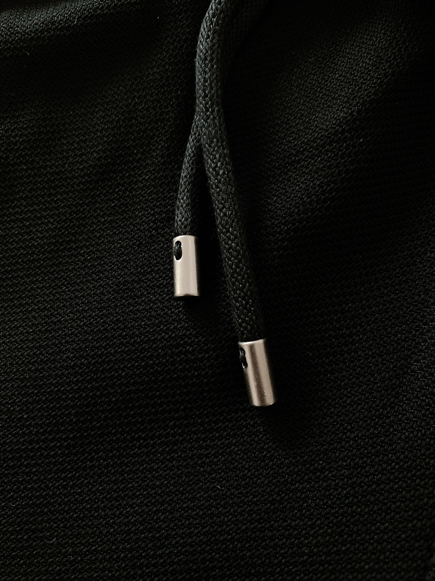 
Gucci 古驰 2025SS春夏新品
抽绳刺绣休闲长裤
时尚系列，独特设计，抽绳休闲长裤
 订纱开始