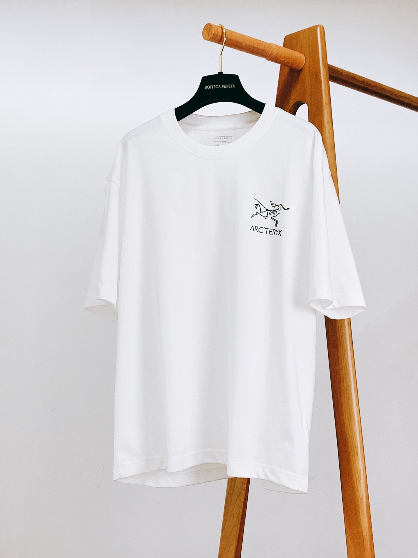 ARCTERYX 始祖鸟 2025SS春夏新品
印花短袖T恤 男女同款!!
解锁户外时尚新姿势
背后