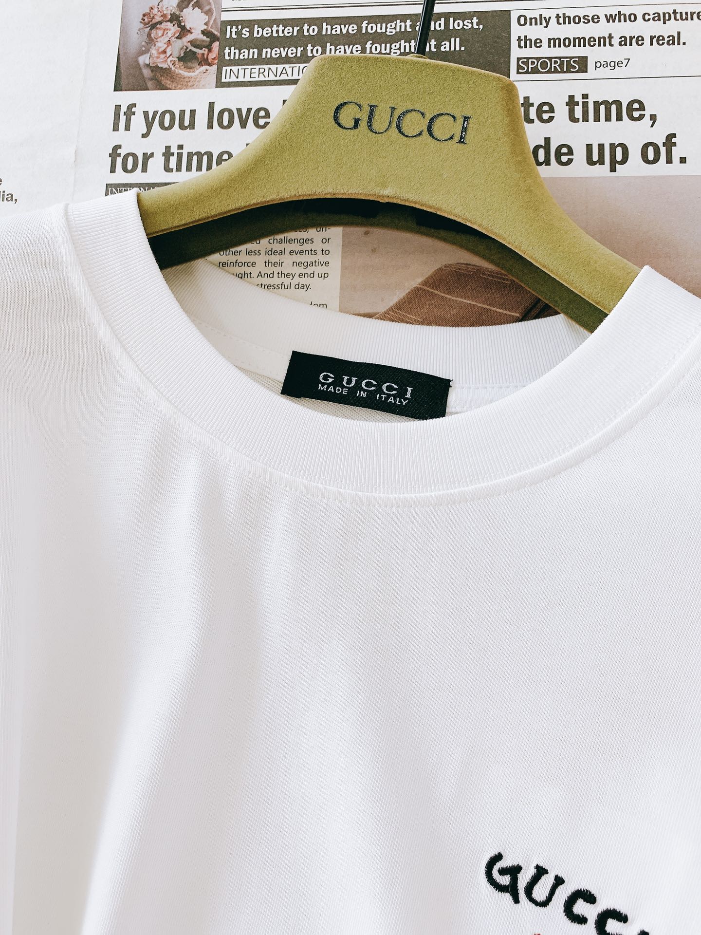 Gucci 2025SS White T-Shirt with Embroidered Logo and Smiley Face 4 i1750684561 1962 0