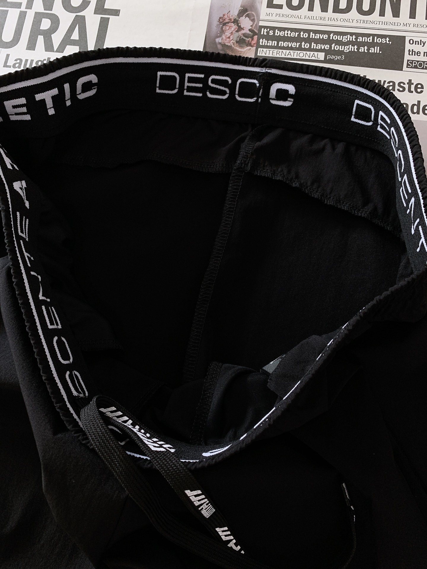 DESCENTE 迪桑特 综训系列 夏款男子跑步运动健身休闲速干梭织长裤 !!
梭织运动长裤
采用质感