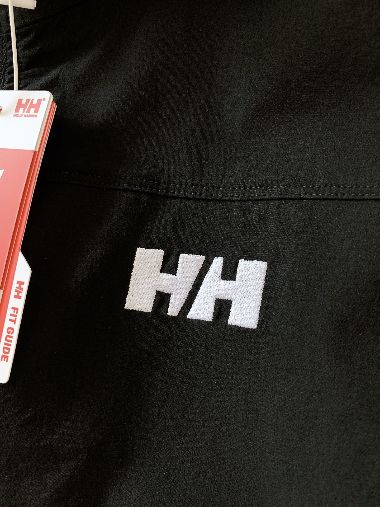 Helly Hansen 耶尔.汉森 HH 情侣户外运动高弹登山防泼水夹克外套
最新款 官网同步发售