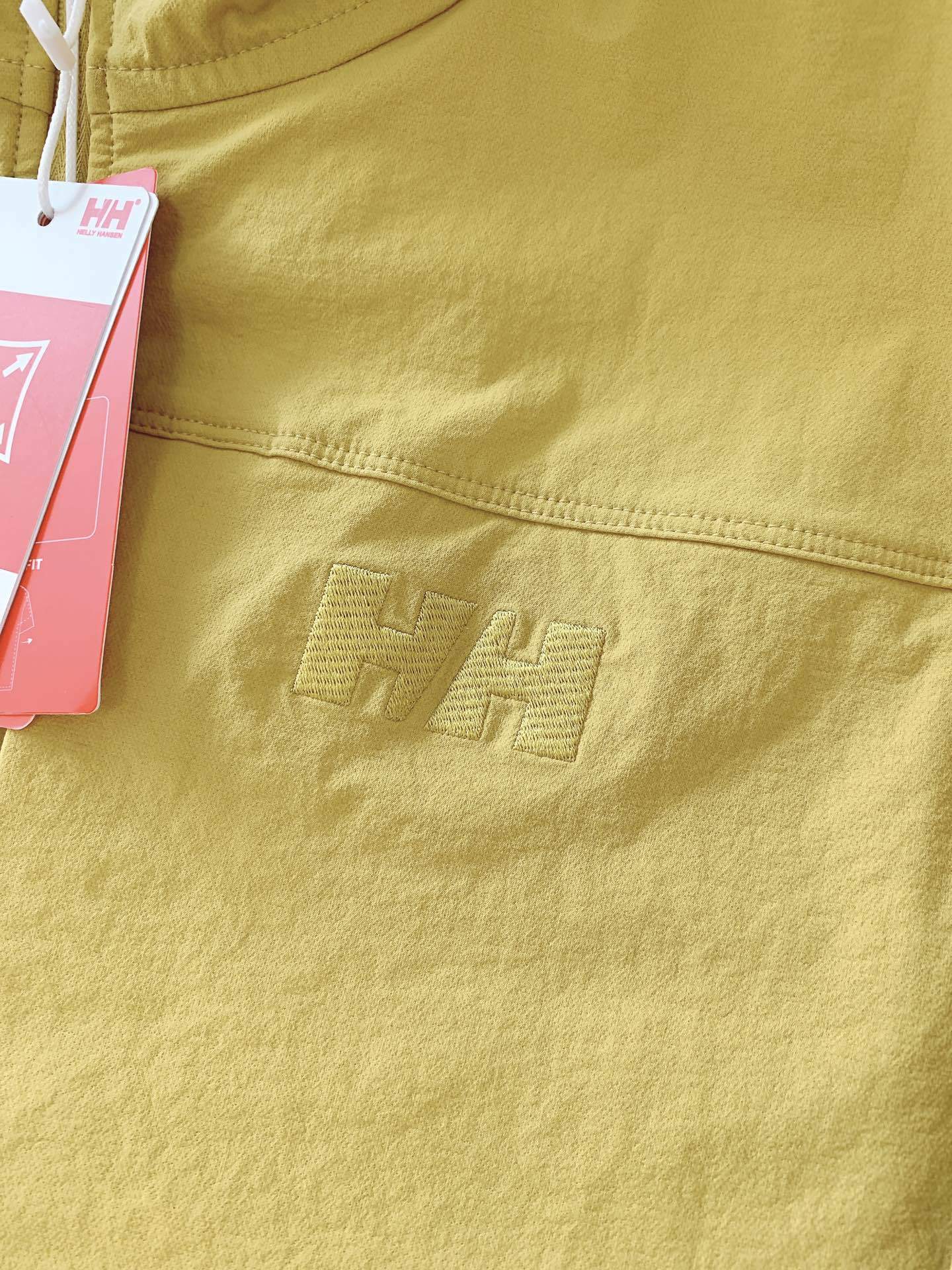 Helly Hansen 耶尔.汉森 HH 情侣户外运动高弹登山防泼水夹克外套
最新款 官网同步发售