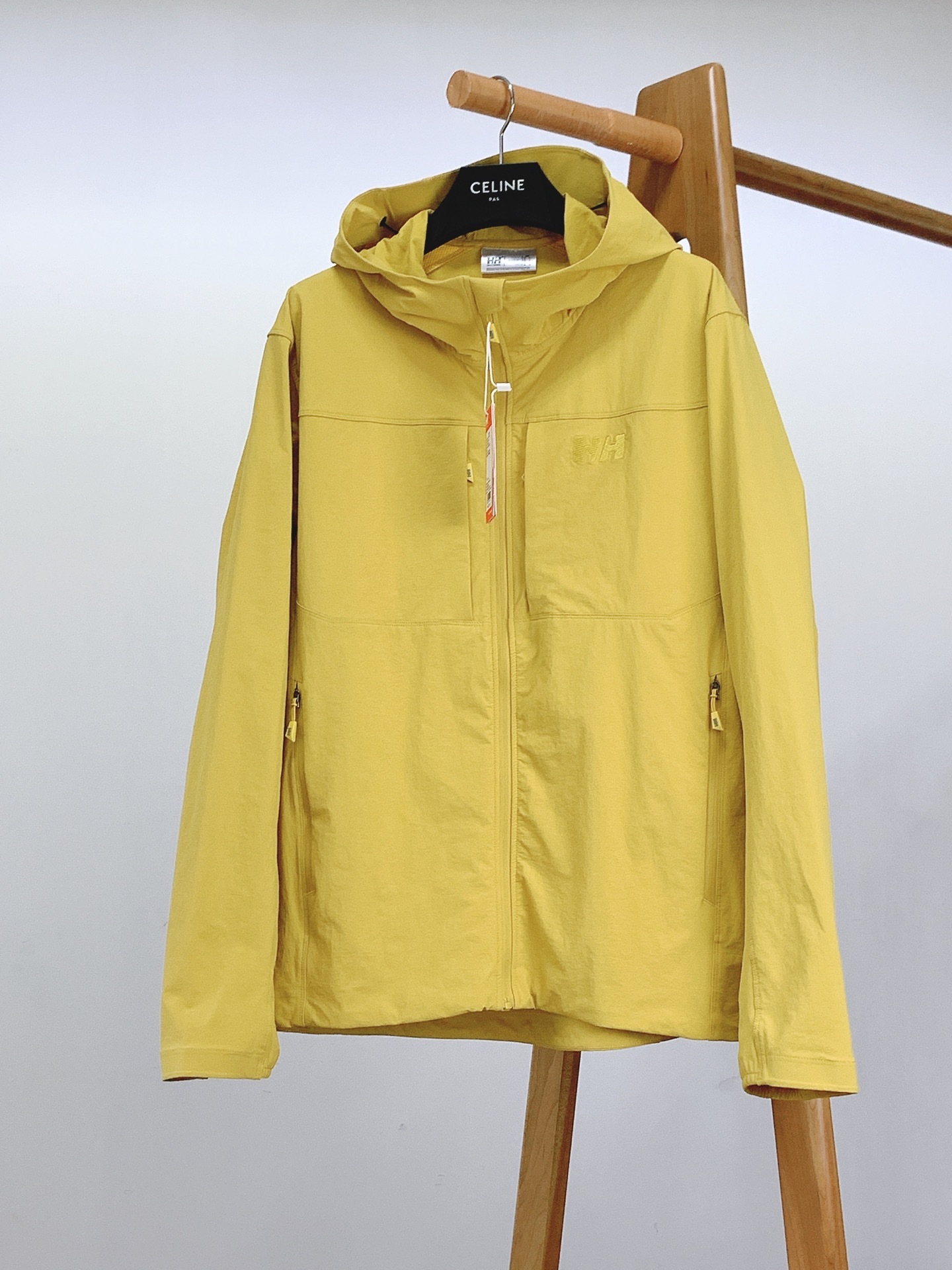 Helly Hansen 耶尔.汉森 HH 情侣户外运动高弹登山防泼水夹克外套
最新款 官网同步发售