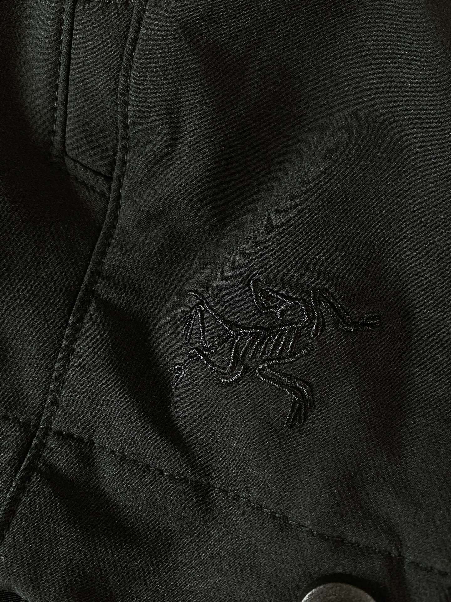 ARCTERYX 始祖鸟 军鸟系列
Leaf Patrol ar Patrol 纯色立领休闲夹克外套