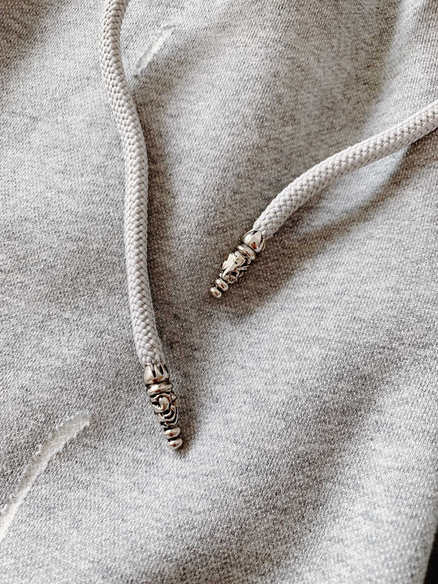 
Chrome Hearts 克罗心 2025SS春夏新品
高街休闲裤，一款只需要一眼就能爱上的超高颜值