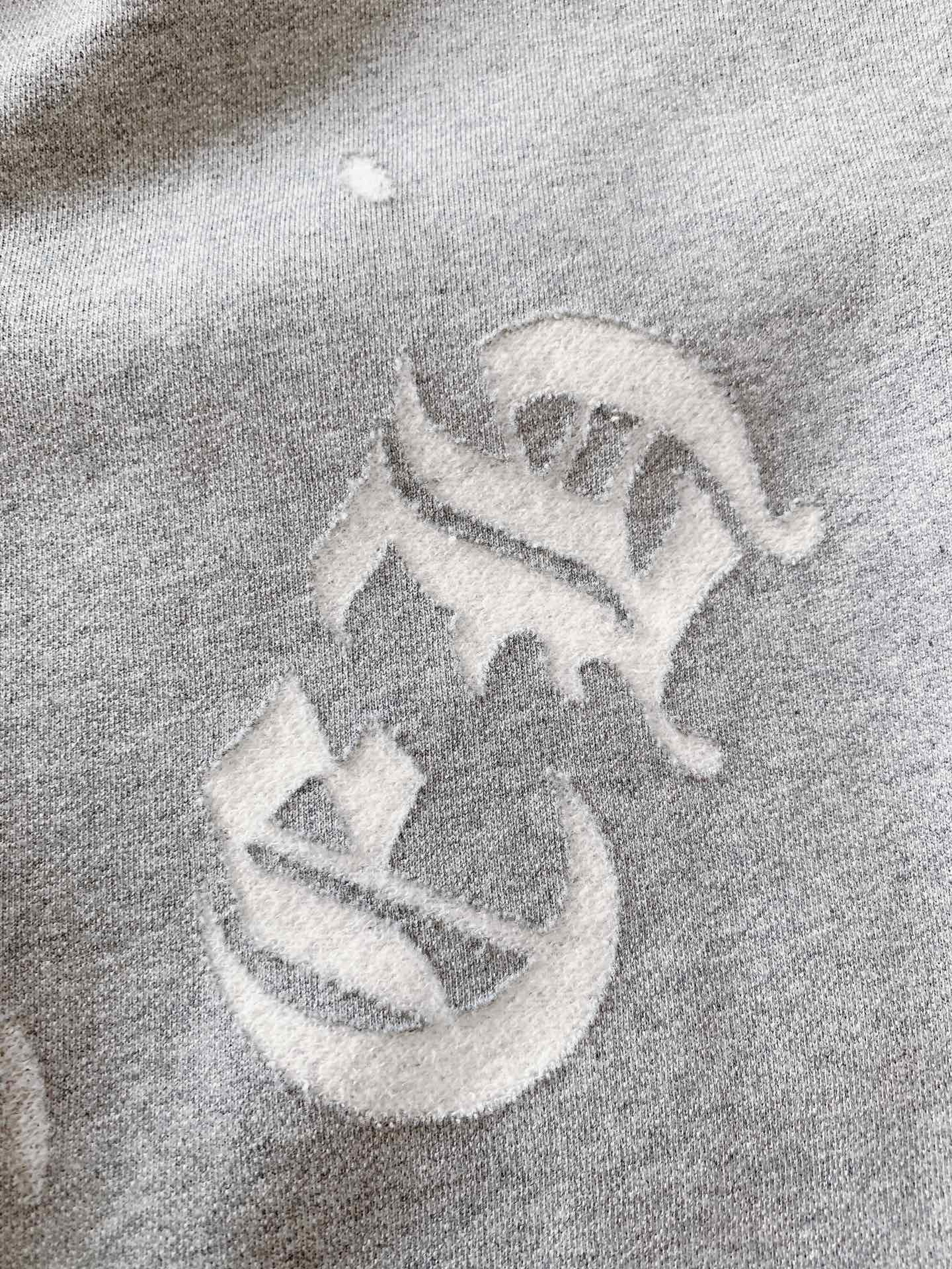 
Chrome Hearts 克罗心 2025SS春夏新品
高街休闲裤，一款只需要一眼就能爱上的超高颜值