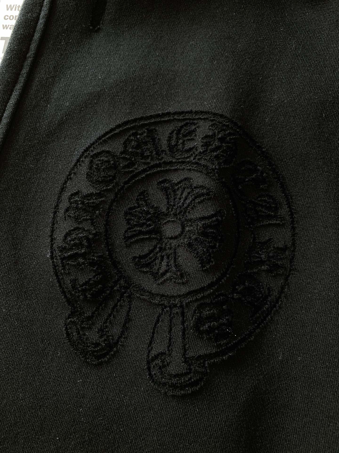 
Chrome Hearts 克罗心 2025SS春夏新品
高街休闲裤，一款只需要一眼就能爱上的超高颜值