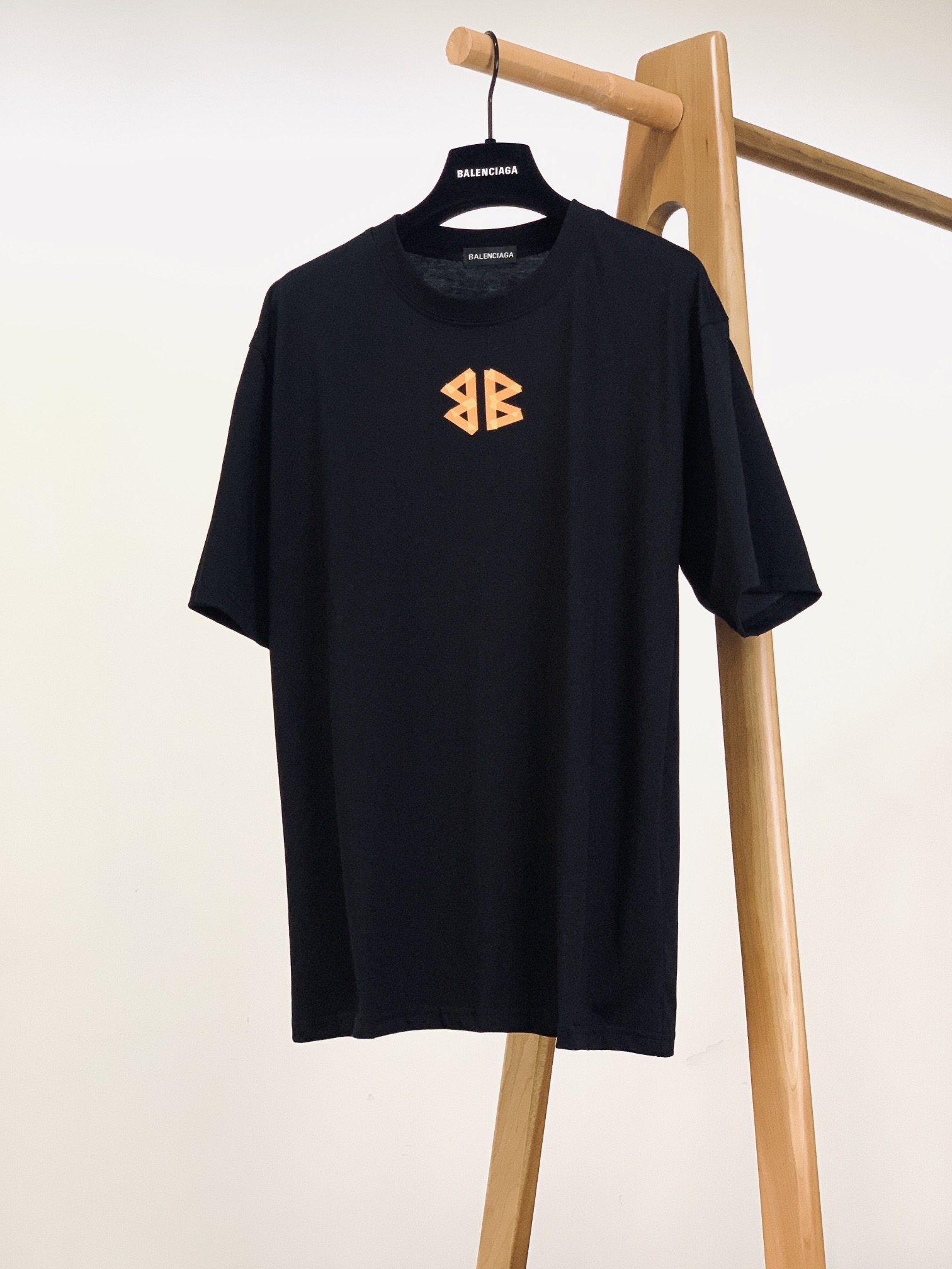 Balenciaga Camiseta de Algodón con Logo Estampado para Hombre - Colección 2025