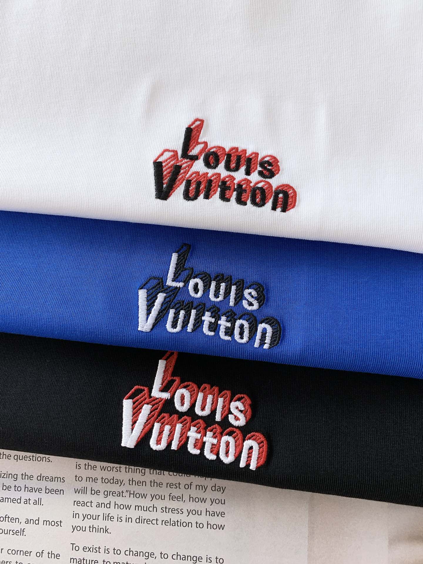 Louis Vuitton 2025SS Men's White T-Shirt with Embroidered Logo 10 i1750846333 9047 2