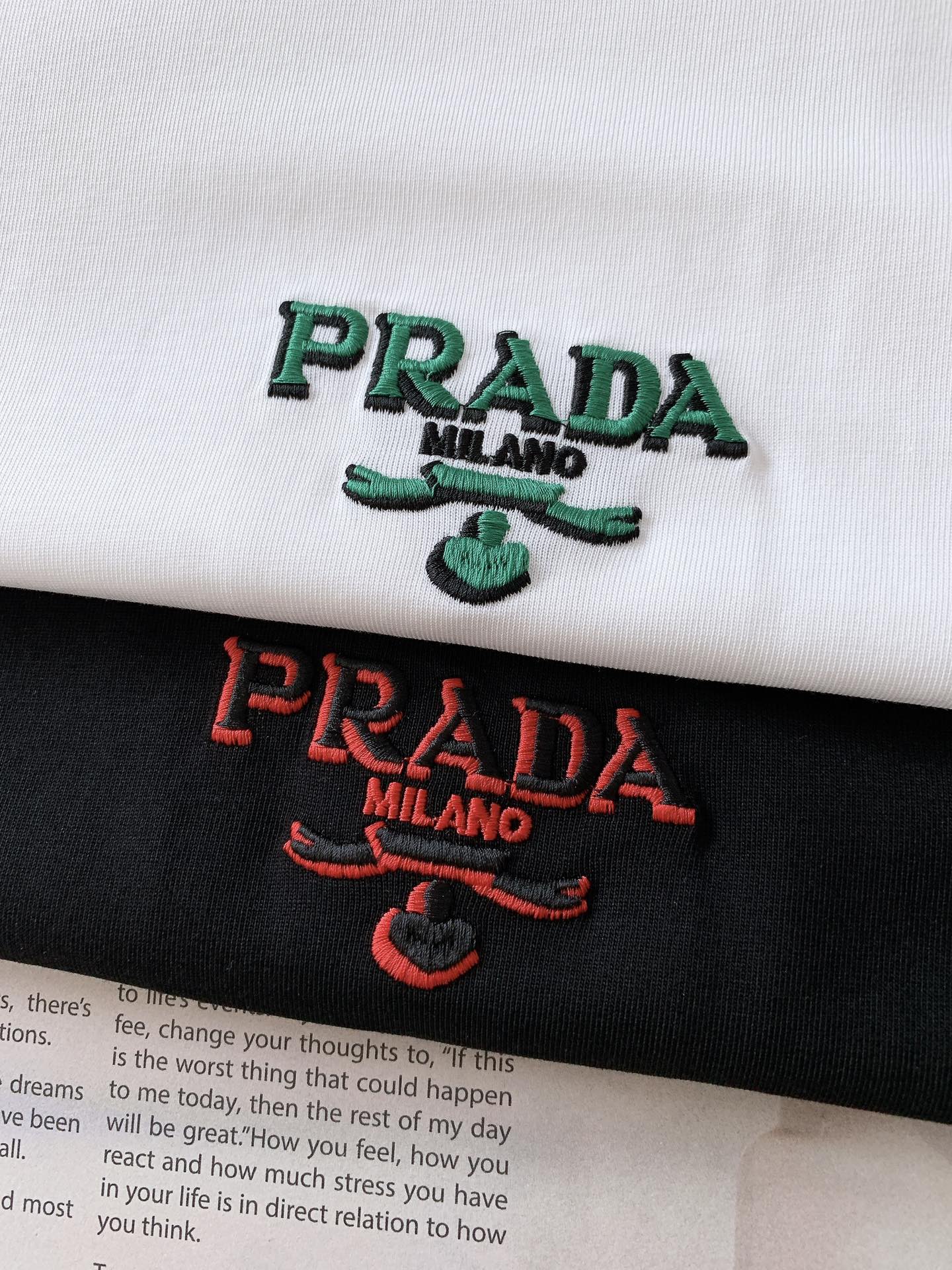 Prada 2025SS Men's Black T-Shirt with Embroidered Logo - Stylish & Comfortable 10 i1750846403 2751 7