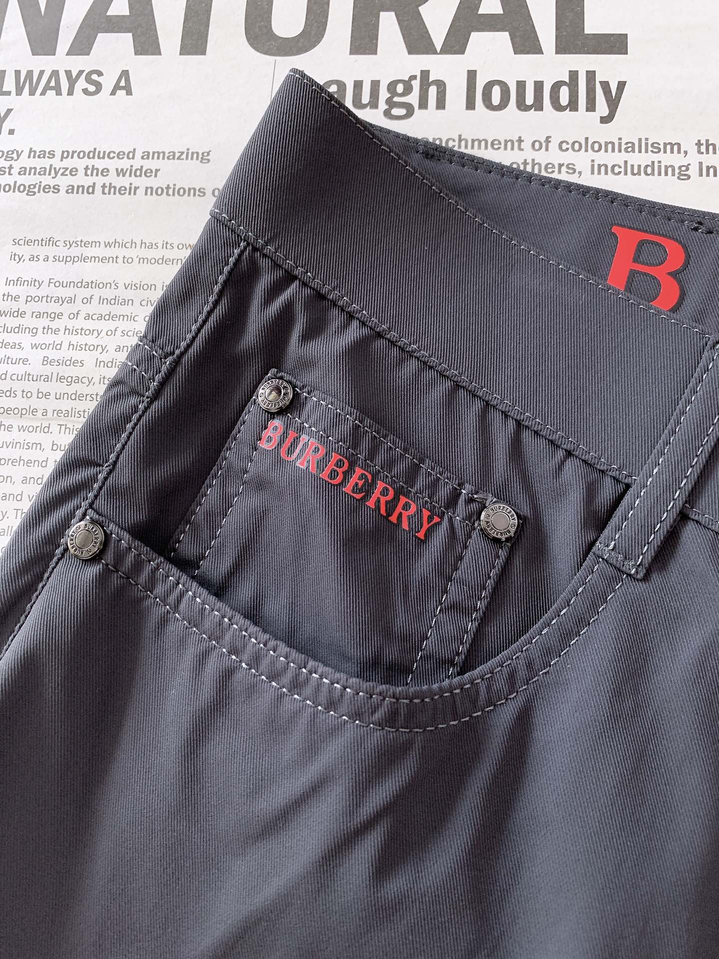 Burberry 2025SS Men's Fashion Casual Pants - Comfortable & Stylish 6 i1750937074 2166 0