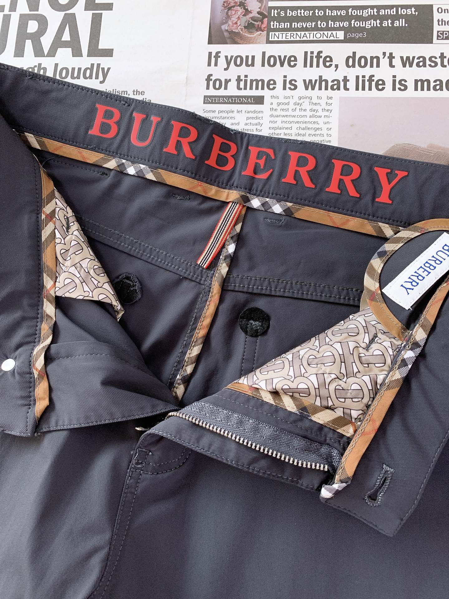 Burberry 2025SS Men's Fashion Casual Pants - Comfortable & Stylish 5 i1750937074 9931 3