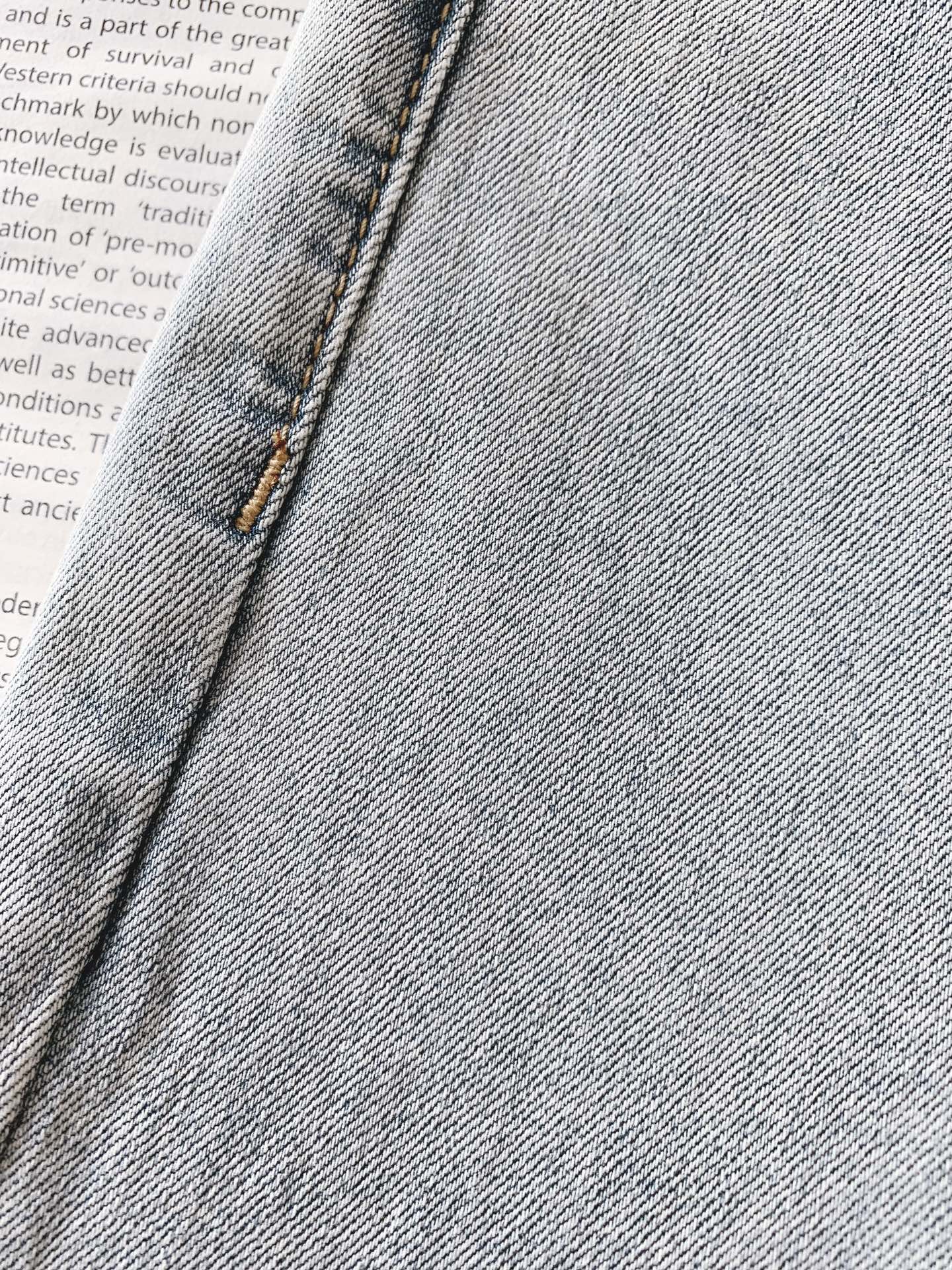 Dior Homme 2025SS Light Wash Denim Jeans Slim Fit - Stylish and Comfortable 7 i1750937183 9247 0
