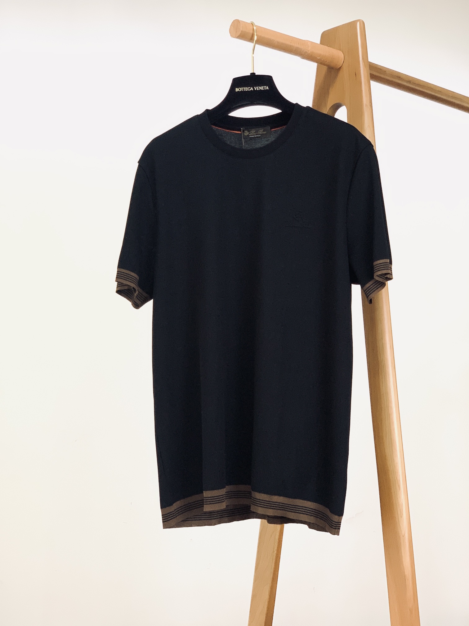 NO:432323,LoroPiana L.P 1975SS Spring and Summer New Product Contrast Color Round Neck Short Sleeve Material Cotton Polyester Suitable Season Summer Collar Round Neck Sleeve Long Short Sleeve Sleeve Regular Sleeve Sleeve Regular Sleeve Sleeve Regular Sleeve Sleeve Regular Sleeve Sleeve Regular Sleeve Sleeve Regular Sleeve Sleeve Regular Sleeve Sleeve Regular Sleeve Sleeve Regular Sleeve Sleeve Regular Sleeve Sleeve Sleeve Regular Sleeve Sleeve Sleeve Regular Sleeve Sleeve Sleeve Regular Sleeve Sleeve Sleeve Sleeve Sleeve Sleeve Sleeve Sleeve Sleeve Sleeve Sleeve Sleeve Sleeve Sleeve Sleeve Sleeve Sleeve Sleeve Sleeve Sleeve Sleeve Sleeve Sleeve Sleeve Sleeve Sleeve Sleeve Sleeve Sleeve Sleeve Sleeve Sleeve Sleeve Sleeve Sleeve Sleeve Sleeve Sleeve Sleeve Sleeve Sleeve Sleeve Sleeve Sleeve Sleeve Sleeve Sleeve Sleeve Sleeve Sleeve Sleeve Sleeve Sleeve Sleeve Sleeve Sleeve Sleeve Sleeve Sleeve Sleeve Sleeve Sleeve Sleeve Sleeve Sleeve Sleeve Sleeve Sleeve Sleeve Sleeve Sleeve Sleeve Sleeve Sleeve Sleeve Sleeve Sleeve S19860909LoroPiana L.P 1975SS春夏新品 撞色圆领短袖 材质 棉 聚酯纤维 适用季节夏 领型圆领 袖长短袖 袖型常规袖 衣长常规 版型常规 款式其他 厚度常规  M L XLXXL XXXL 衣长68.570.572.574.576 肩宽43 44.546 47.549 胸围505254 5658 下摆48.550.552.554.556.5 袖长21 21.522 22.5 23 …………………………………………………… SizeM-3XL,,loro piana,T-shirt,alexander wang,Men's clothing