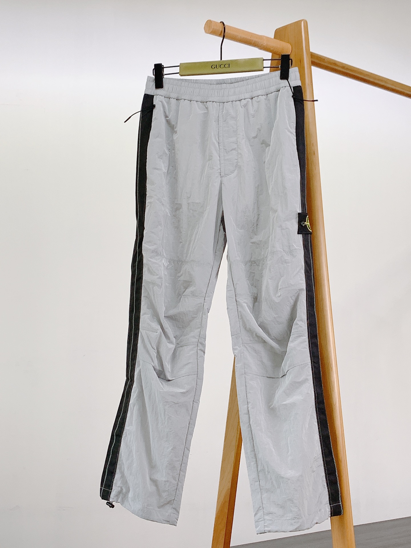Pantalones Stone Island 2025SS con diseño ligero y corte holgado para hombre