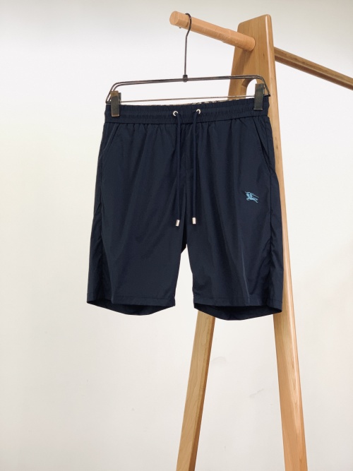 Burberry Men's Spring/Summer 2025 Embroidered Horse Casual Shorts 1 Burberry Men's Spring/Summer 2025 Embroidered Horse Casual Shorts