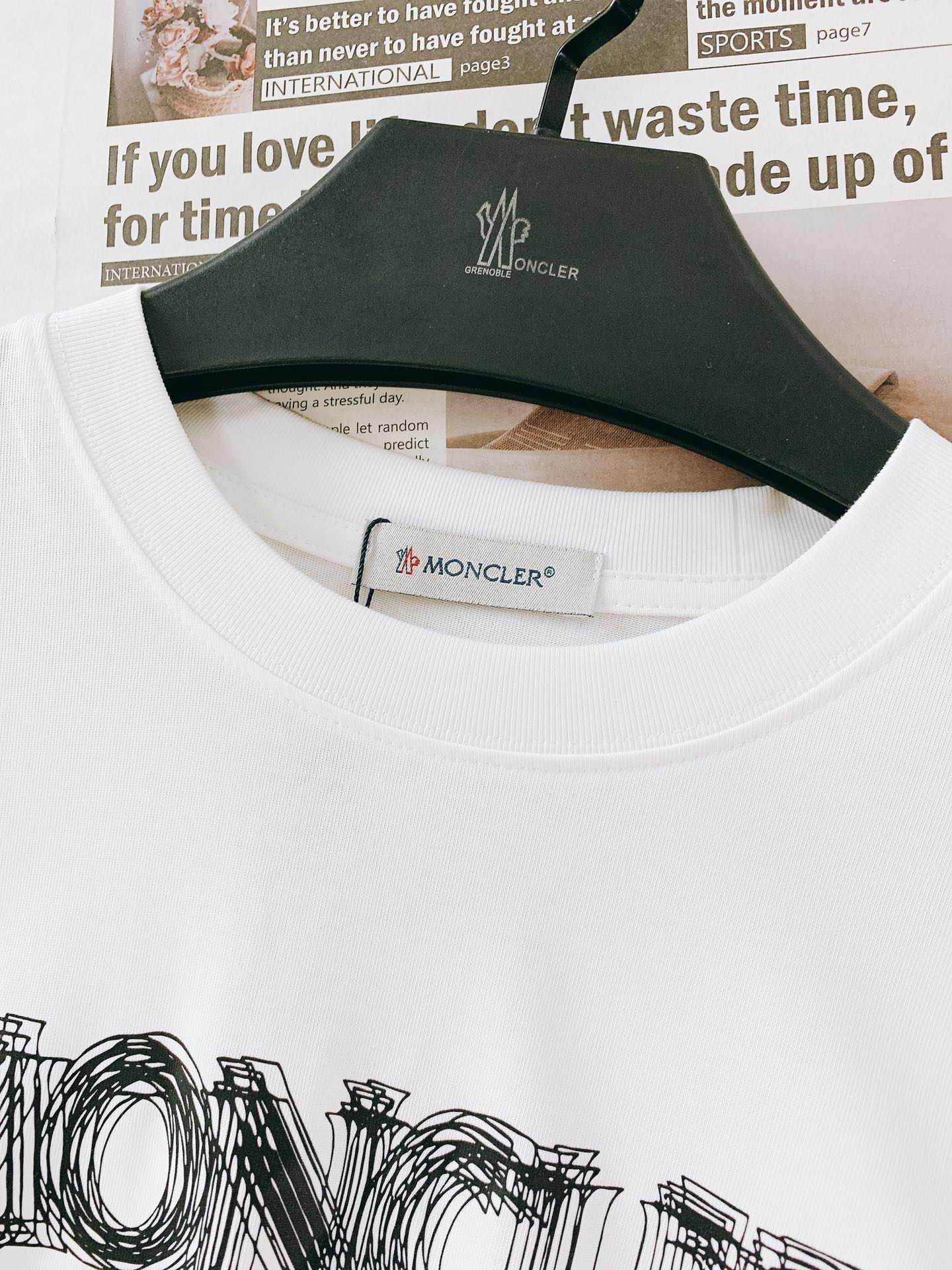 Moncler 2025SS Casual Crew Neck T-Shirt with 3D Logo - Unisex 4 i1751024195 3809 5
