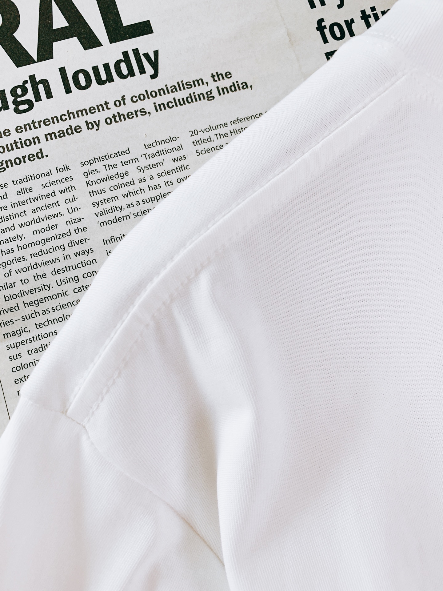 Burberry Men's White T-Shirt with Heart & Knight Embroidery - Limited Edition 9 i1751024262 2976 0