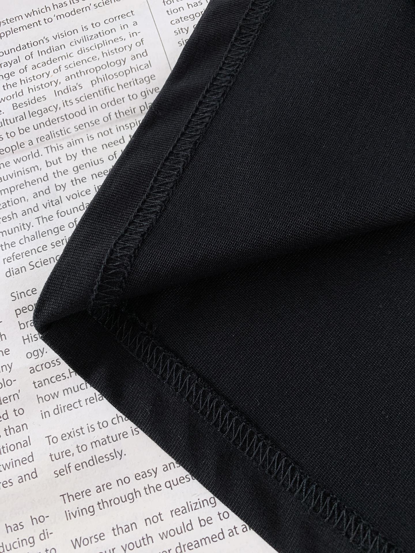 Louis Vuitton 2025SS Men's Black T-Shirt with Embroidered Logo - S to XXL 7 i1751024294 165 4