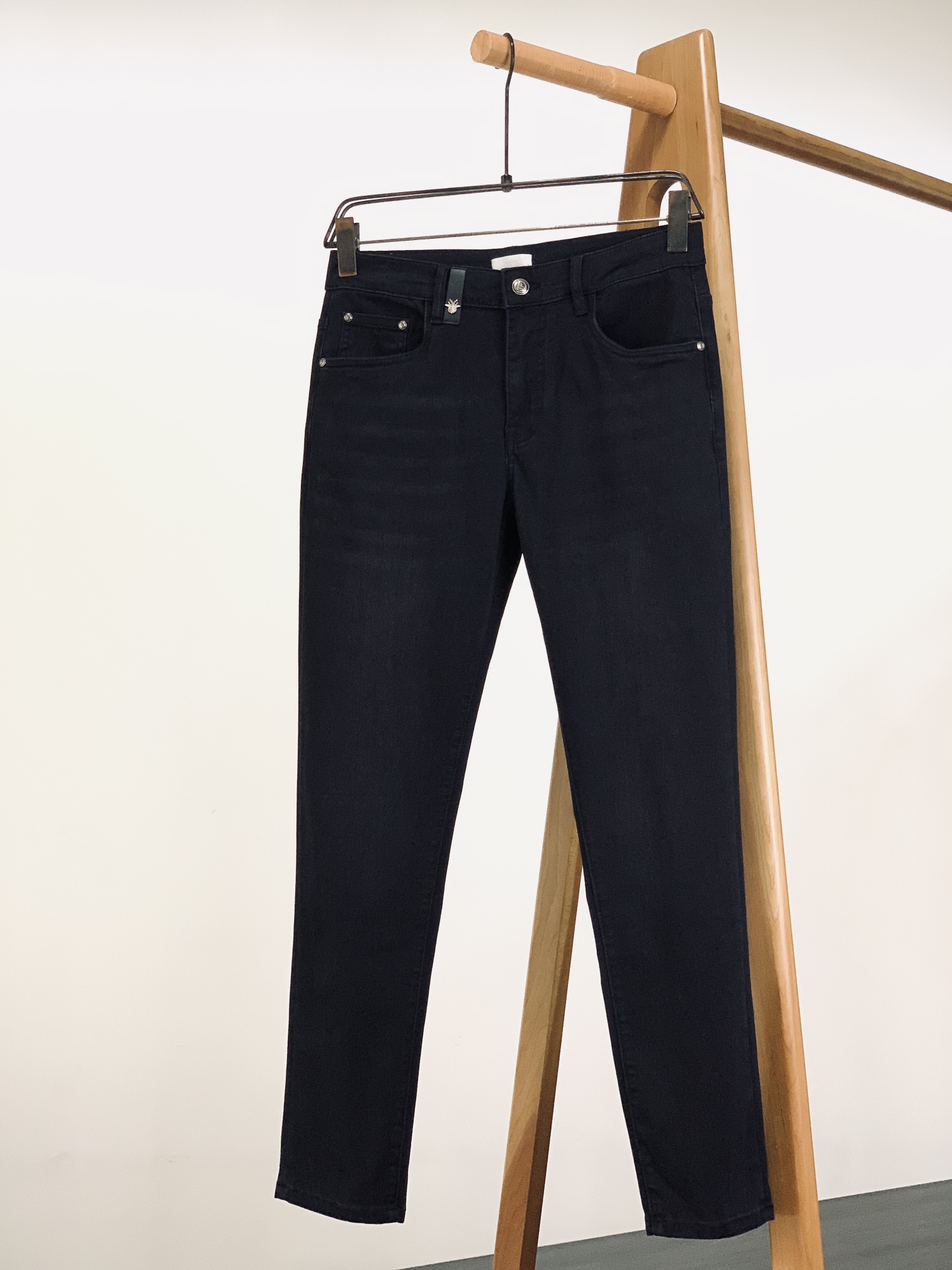 Dior Homme 2025SS Slim-Fit Denim Jeans - Hand-Finished, Comfort Stretch 2 i1751024824 4608 0