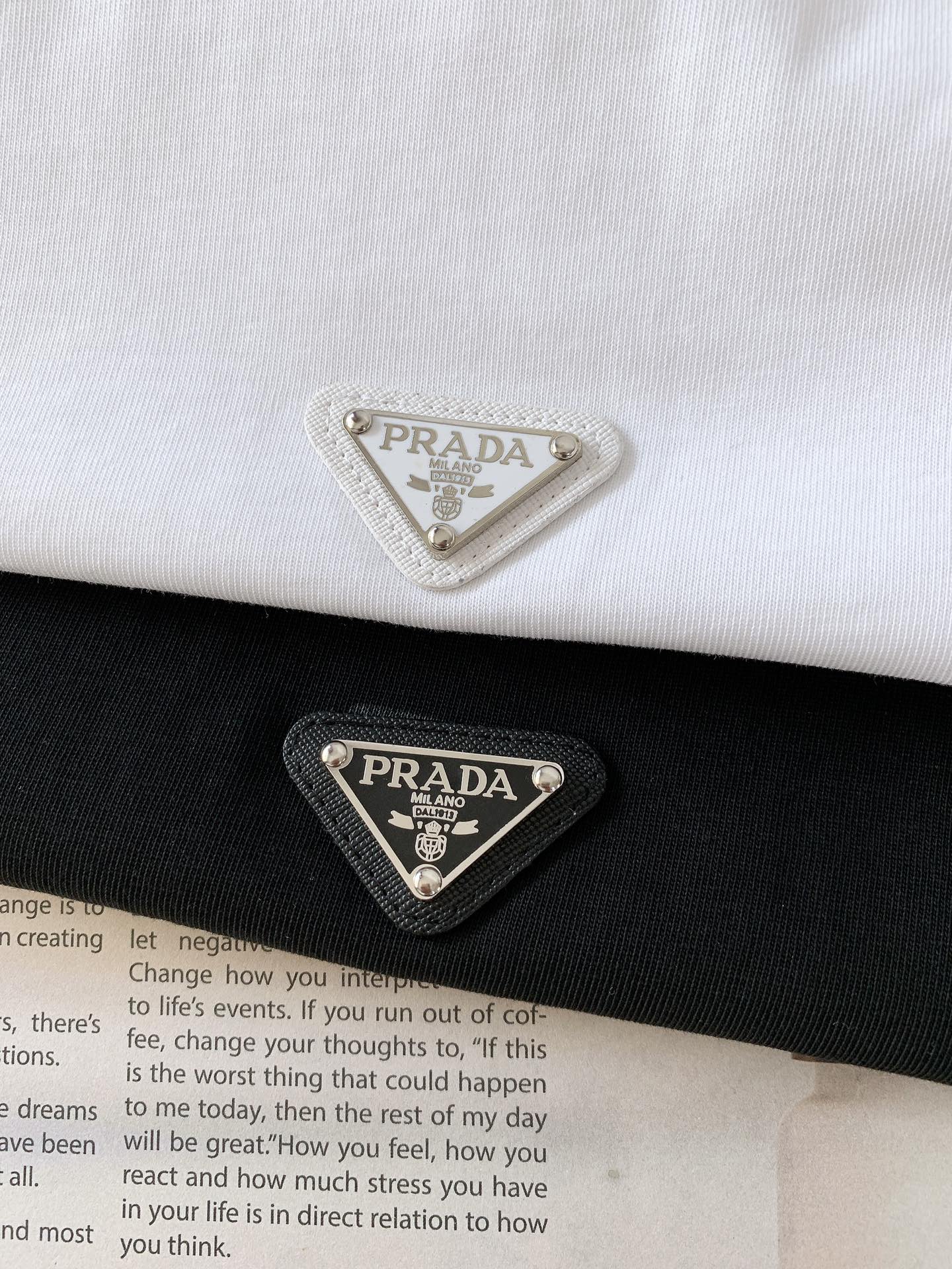 Prada 2025SS White Cotton T-Shirt with Triangle Logo - S to XL 10 i1751025676 3122 7