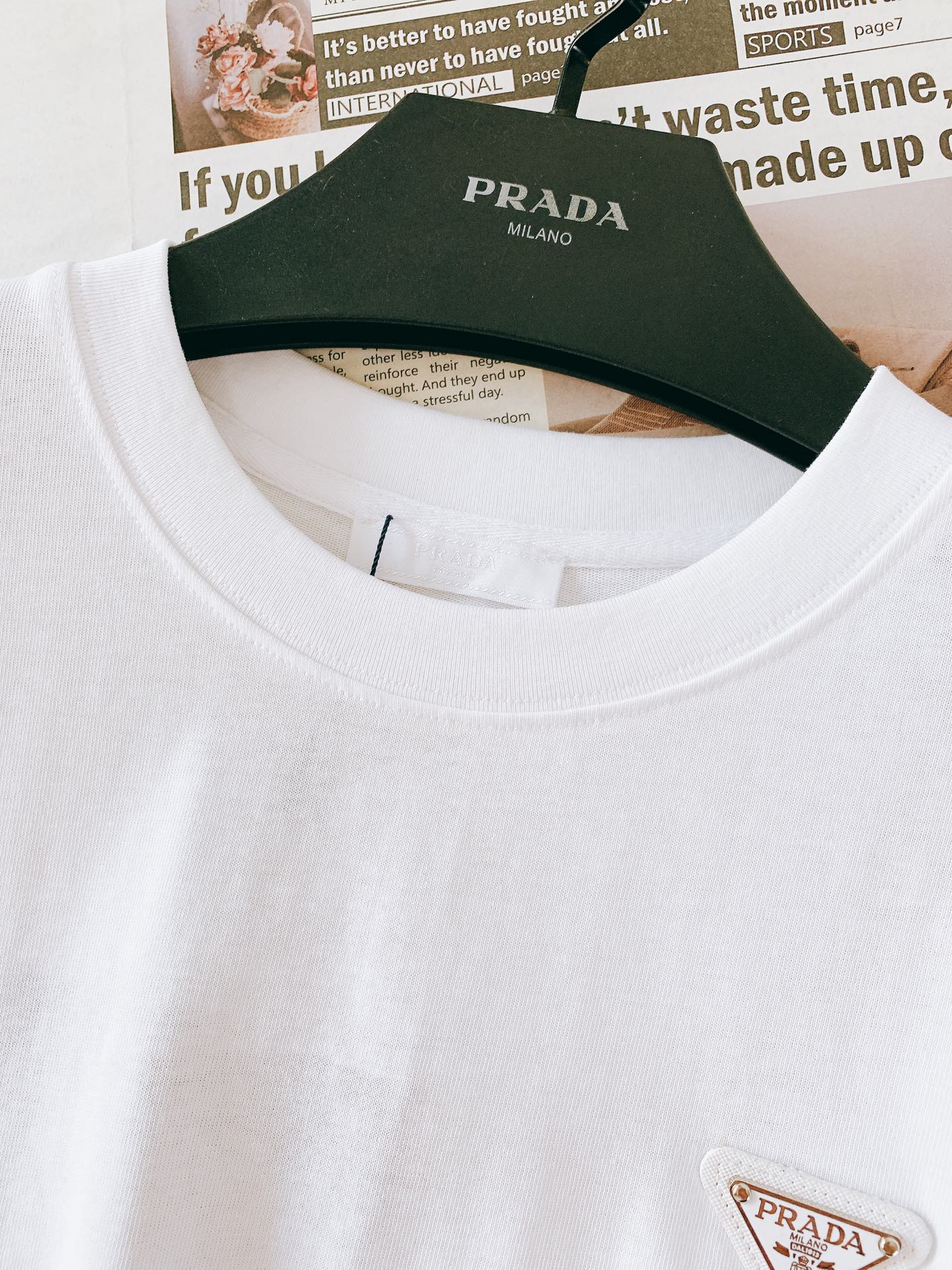 Prada 2025SS White Cotton T-Shirt with Triangle Logo - S to XL 4 i1751025676 3377 3