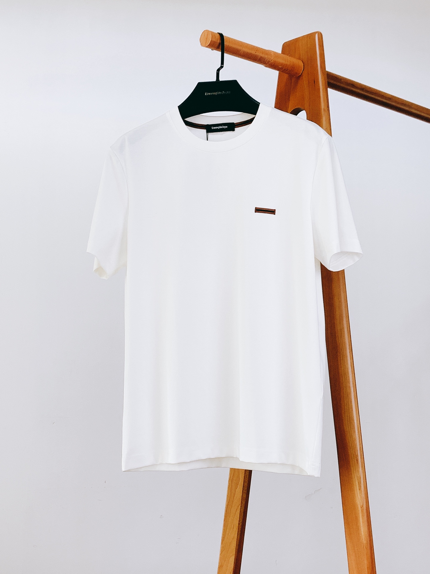 
Ermenegildo Zegna杰尼亚 2025SS春夏新品 
ZZ时装线，休闲刺绣logo短T。
