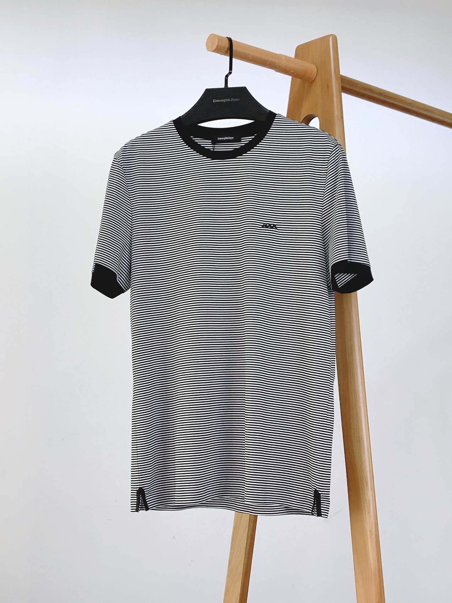 
Ermenegildo Zegna 杰尼亚 2025SS春夏新品
复古条纹短袖T恤，贸易公司渠道稀出，