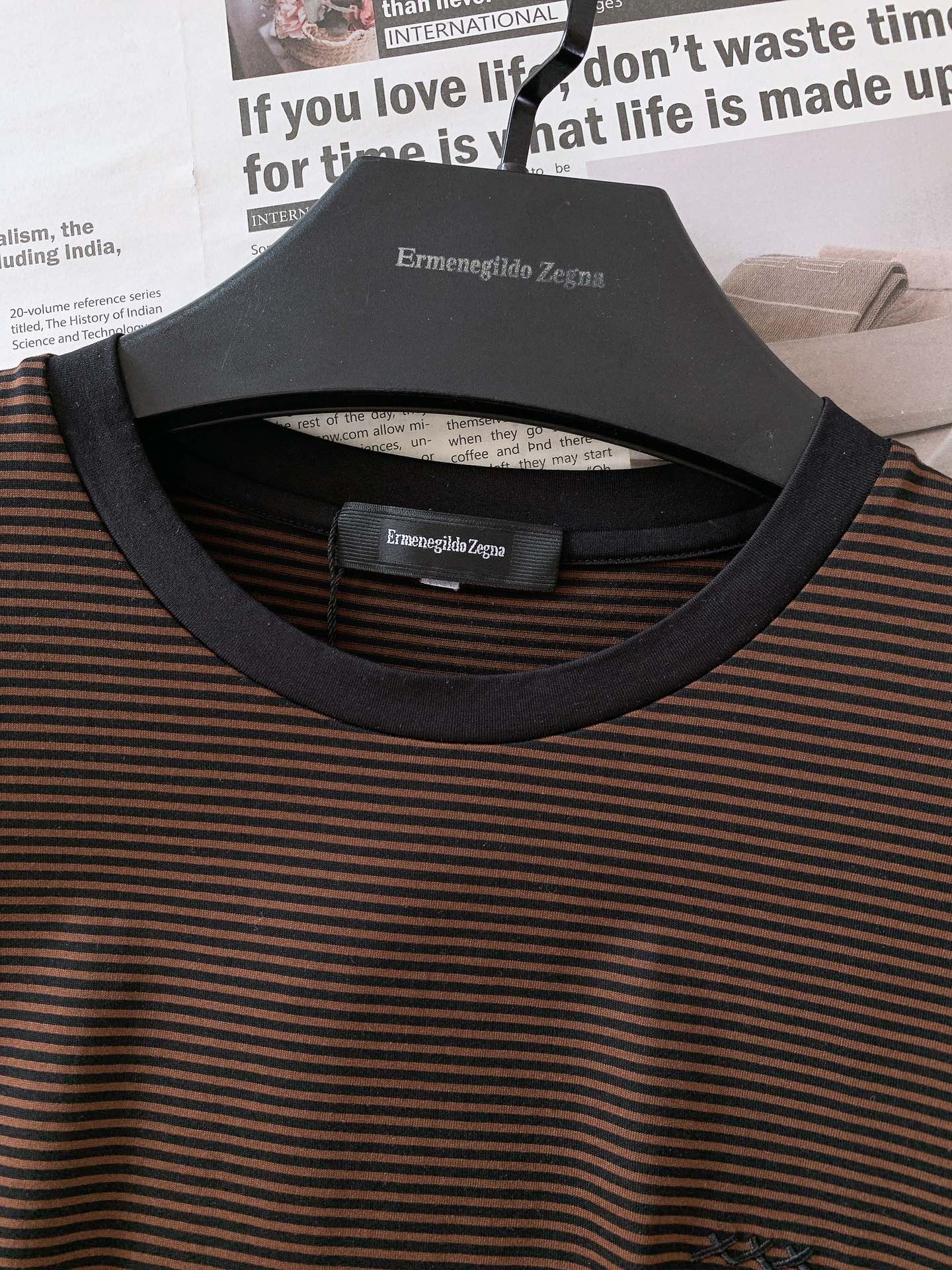
Ermenegildo Zegna 杰尼亚 2025SS春夏新品
复古条纹短袖T恤，贸易公司渠道稀出，