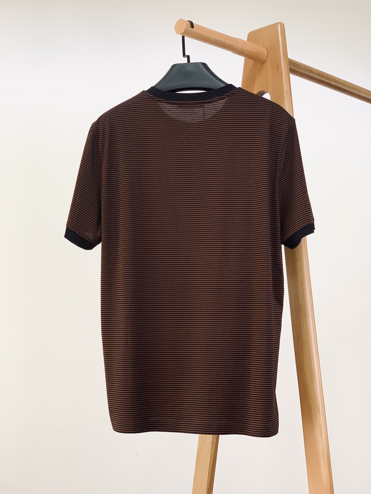 
Ermenegildo Zegna 杰尼亚 2025SS春夏新品
复古条纹短袖T恤，贸易公司渠道稀出，