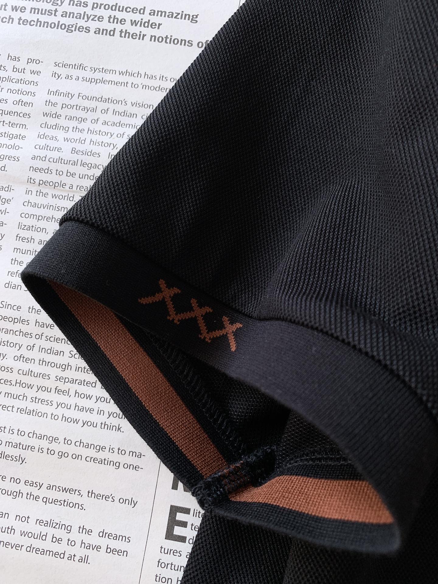 
Ermenegildo Zegna 杰尼亚 2025SS春夏新品 
休闲翻领Polo衫，经典重塑，触手