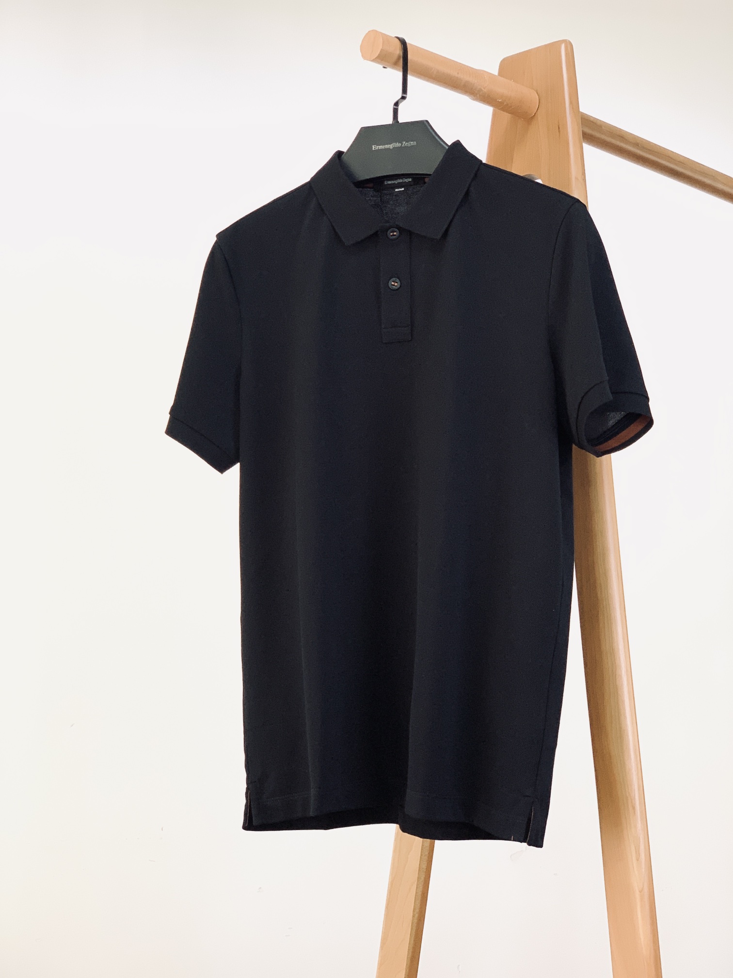 
Ermenegildo Zegna 杰尼亚 2025SS春夏新品 
休闲翻领Polo衫，经典重塑，触手