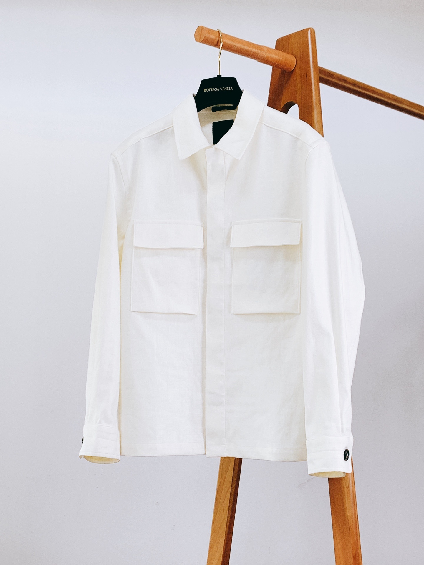 Ermenegildo Zegna 杰尼亚 2025FW早秋新品🍂
Oasi Lino 亚麻衬衫夹克