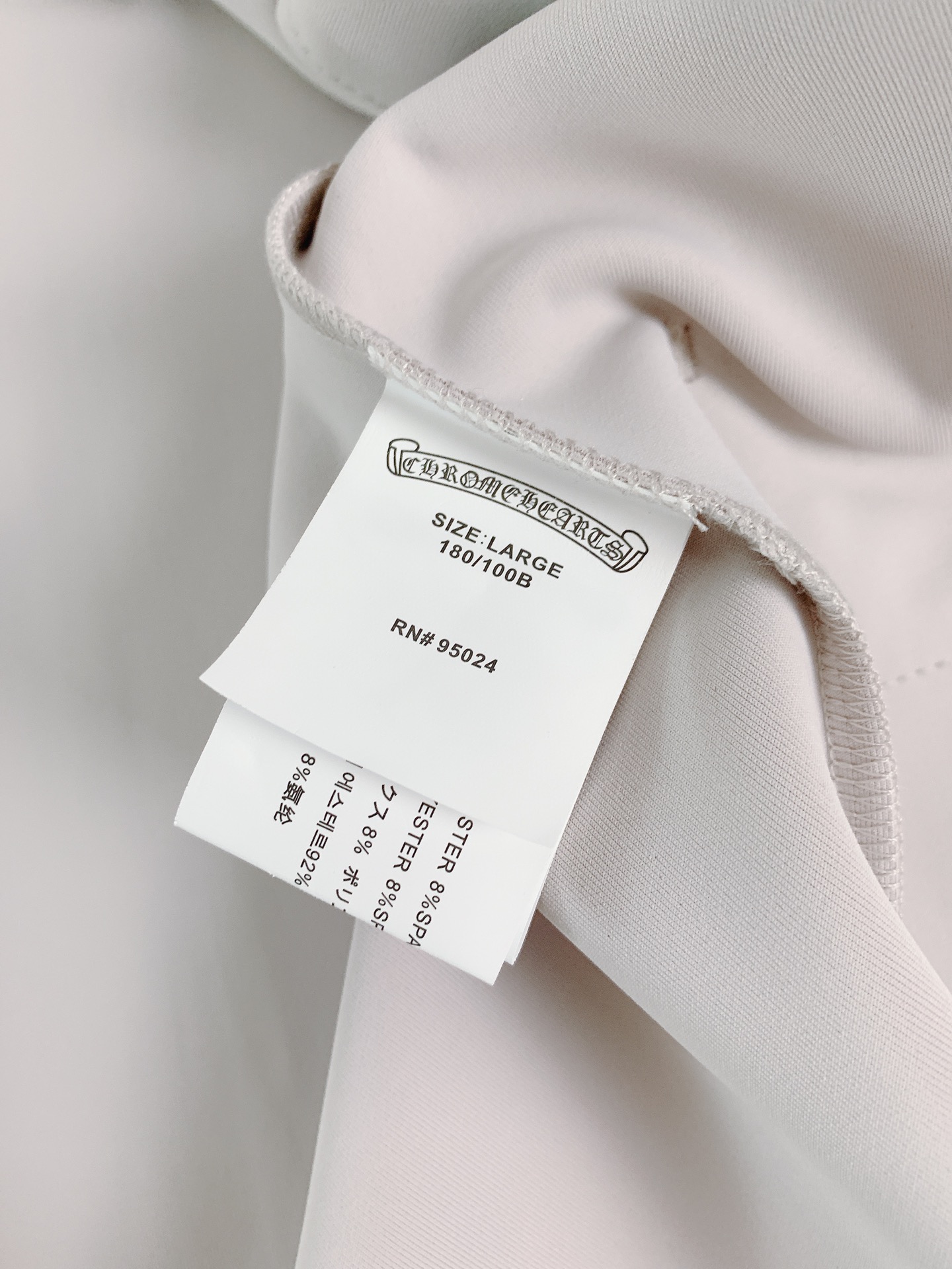 
Chrome Hearts 克罗心 2025FW早秋新品 
连帽拉链卫衣外套。
拉链头、抽绳扣全是CH