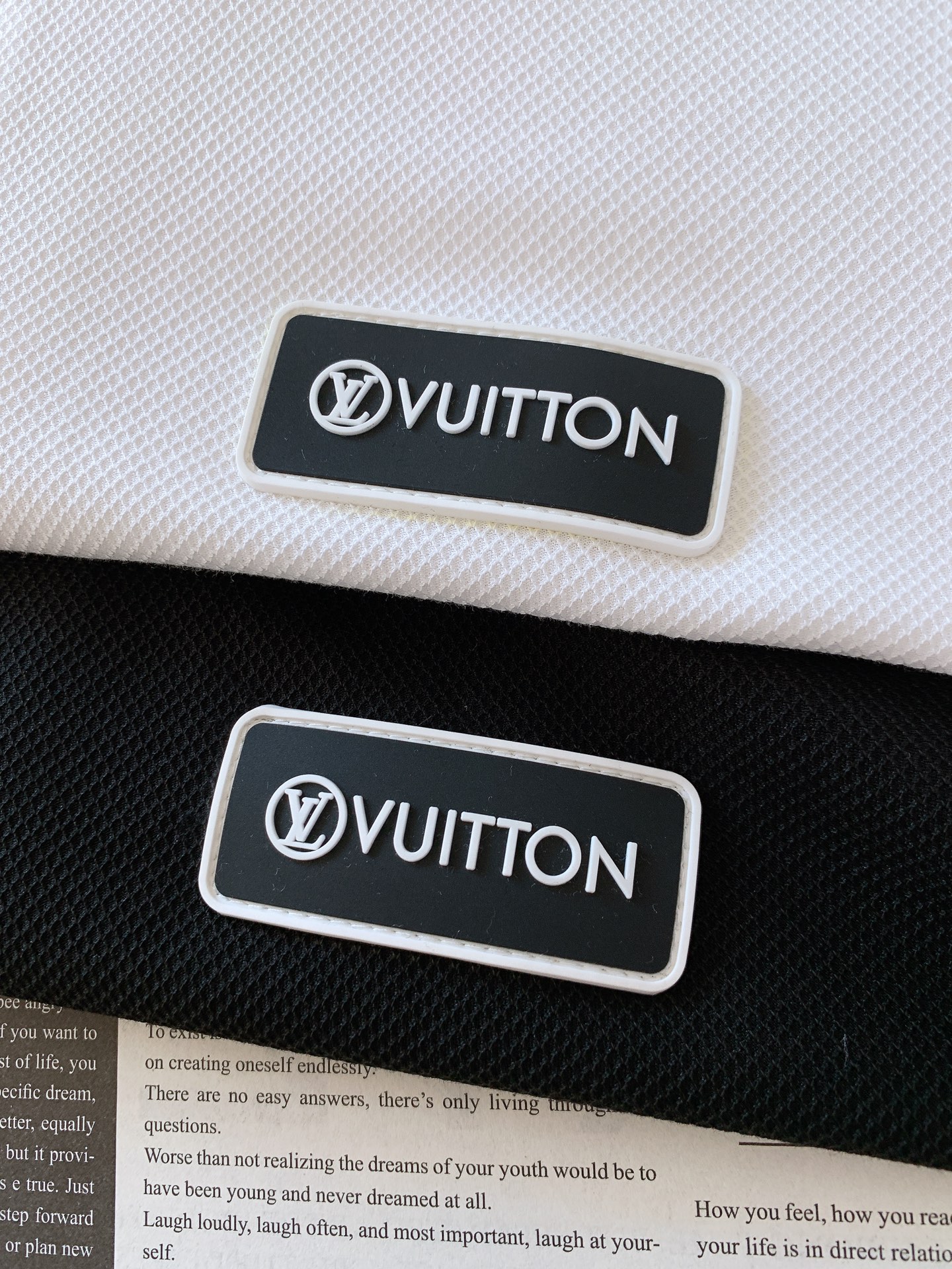 
LouisVuitton 路易威登 2025SS春夏新品 
半拉链翻领Polo衫，经典重塑，触手可及
