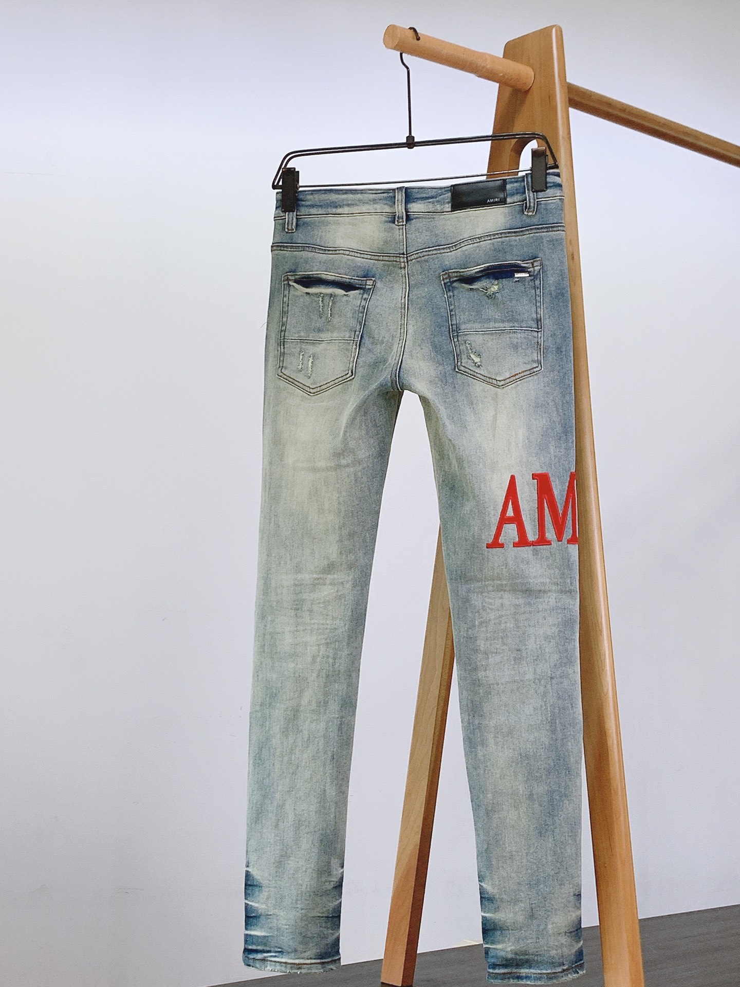 
AMIRI 时尚潮牌 2025FW早秋新品
复古真美，柜台如何就如何！！ 欧洲订单牛…..amiri 