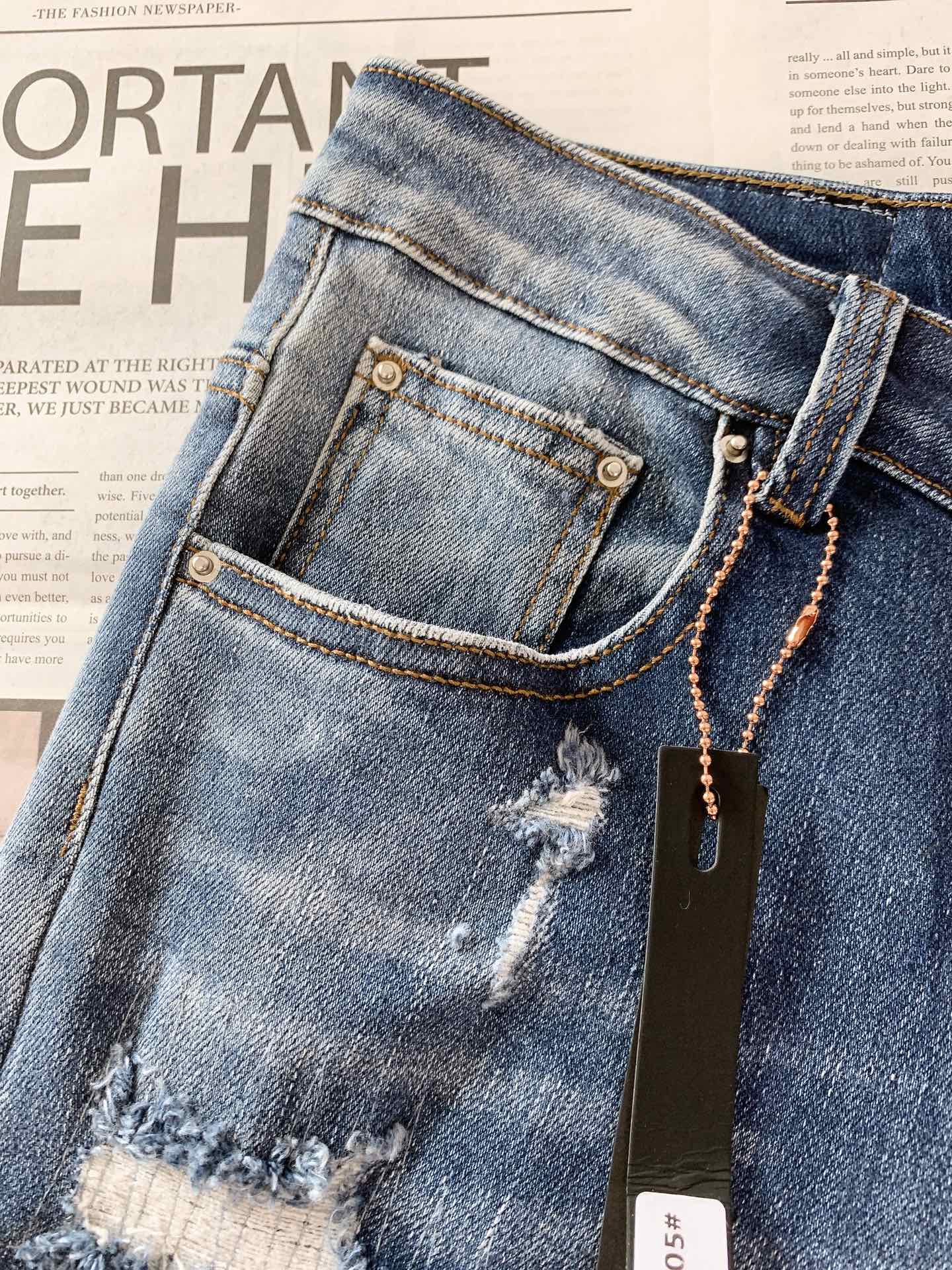 
AMIRI 时尚潮牌 2025FW早秋新品
复古真美，柜台如何就如何！！ 欧洲订单牛…..amiri 