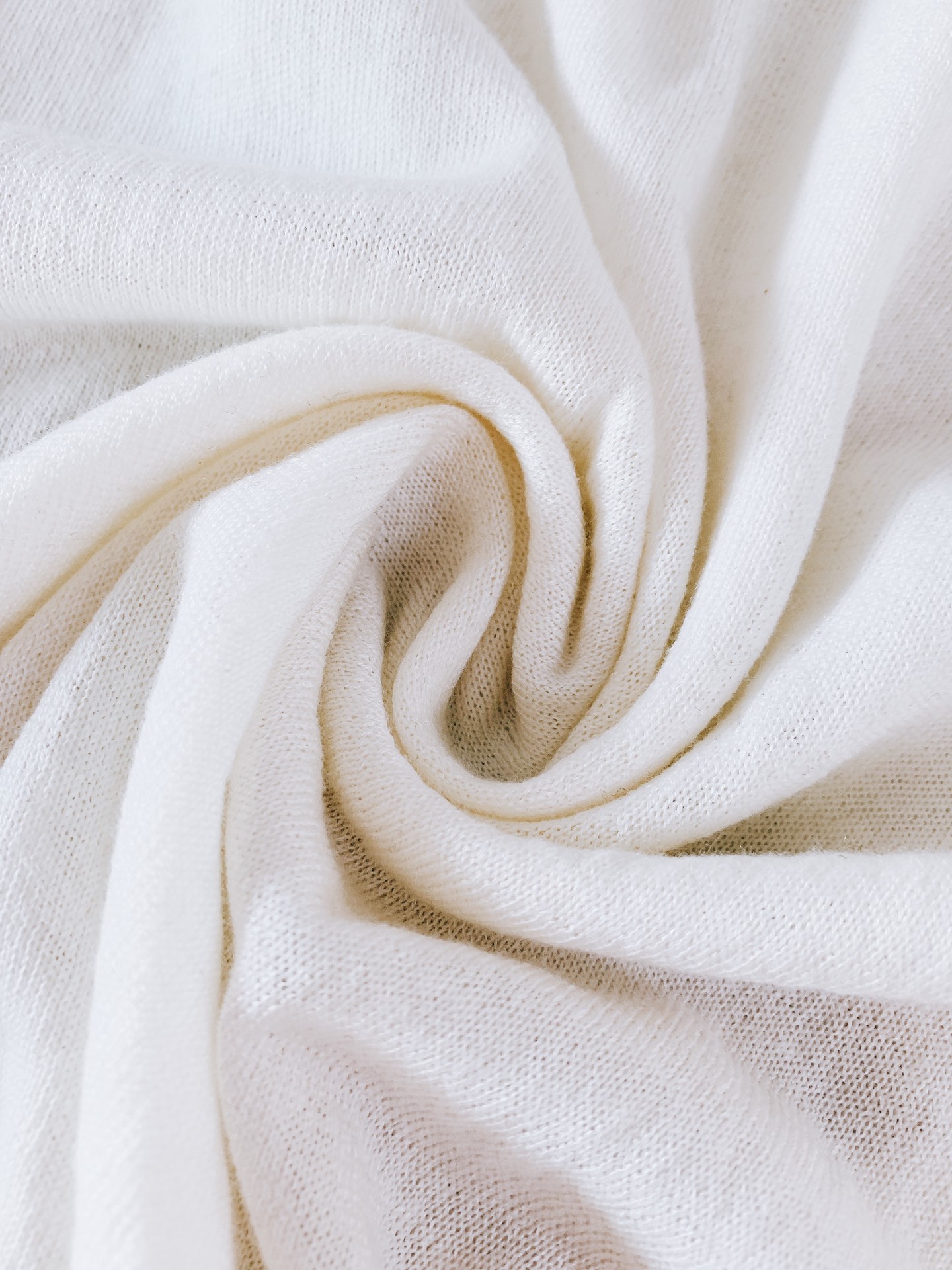 
Ermenegildo Zegna 杰尼亚 2025FW秋冬新品
薄款翻领毛衣，这款毛衣采用50%羊毛