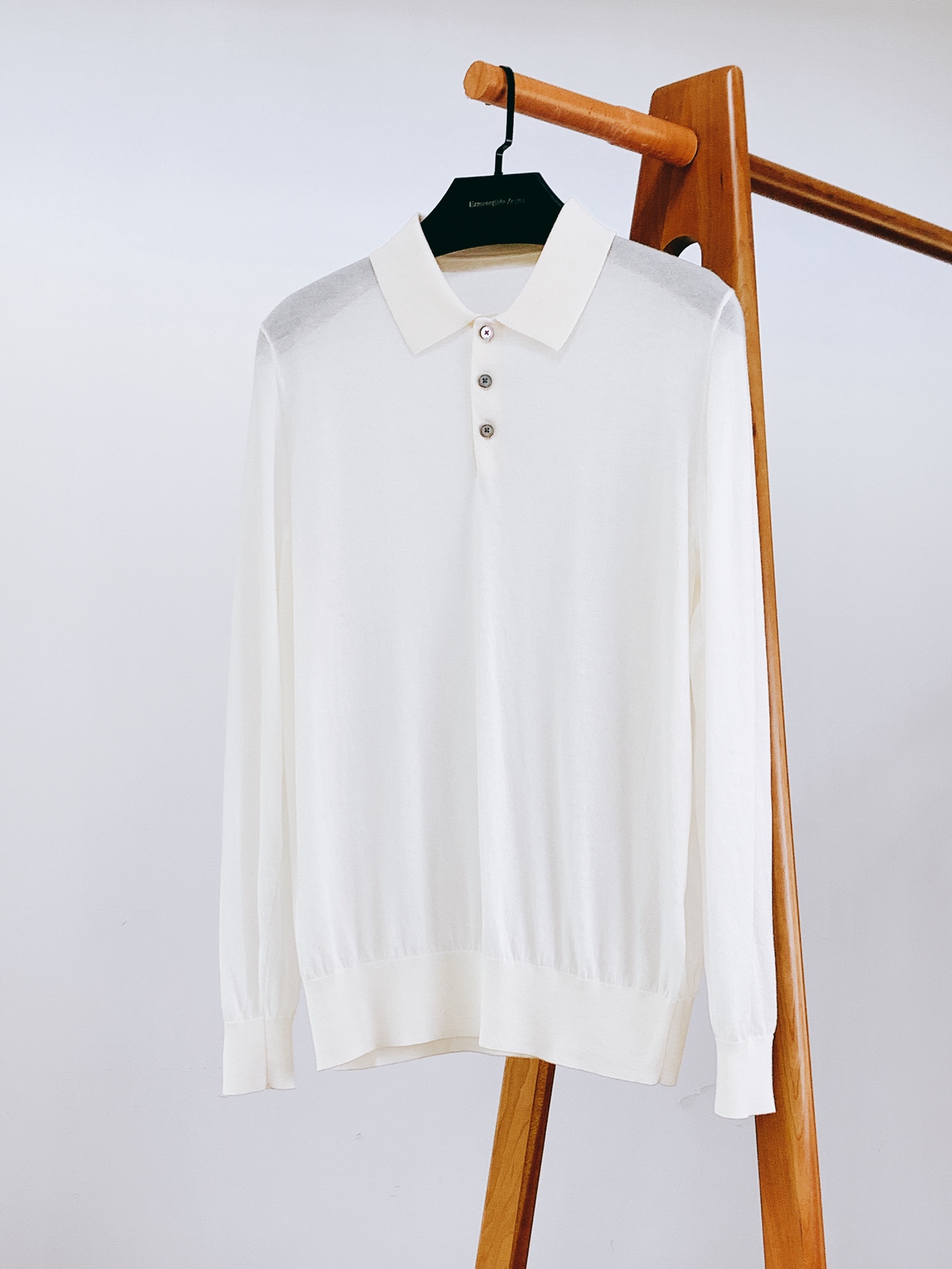 
Ermenegildo Zegna 杰尼亚 2025FW秋冬新品
薄款翻领毛衣，这款毛衣采用50%羊毛