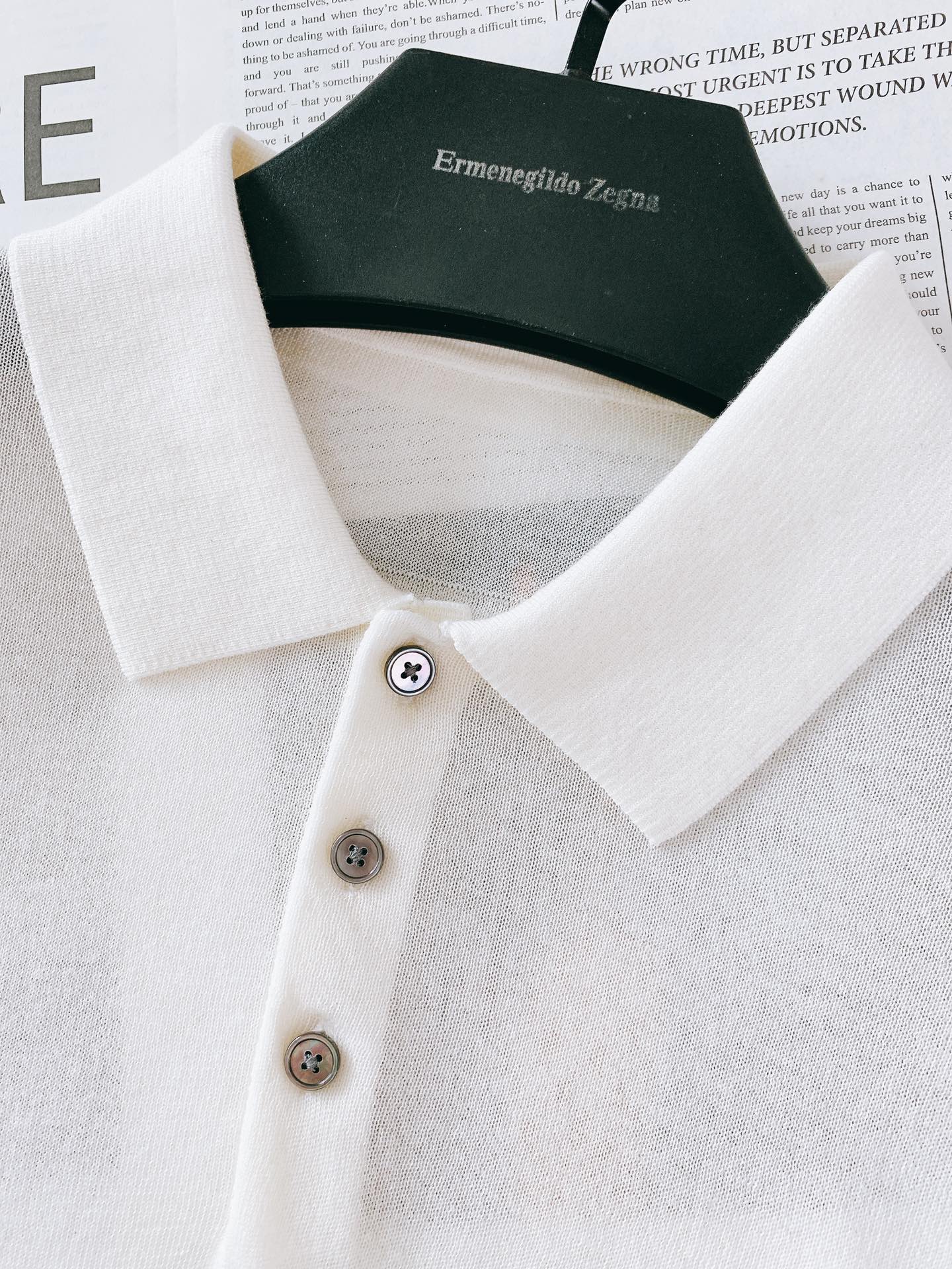 
Ermenegildo Zegna 杰尼亚 2025FW秋冬新品
薄款翻领毛衣，这款毛衣采用50%羊毛