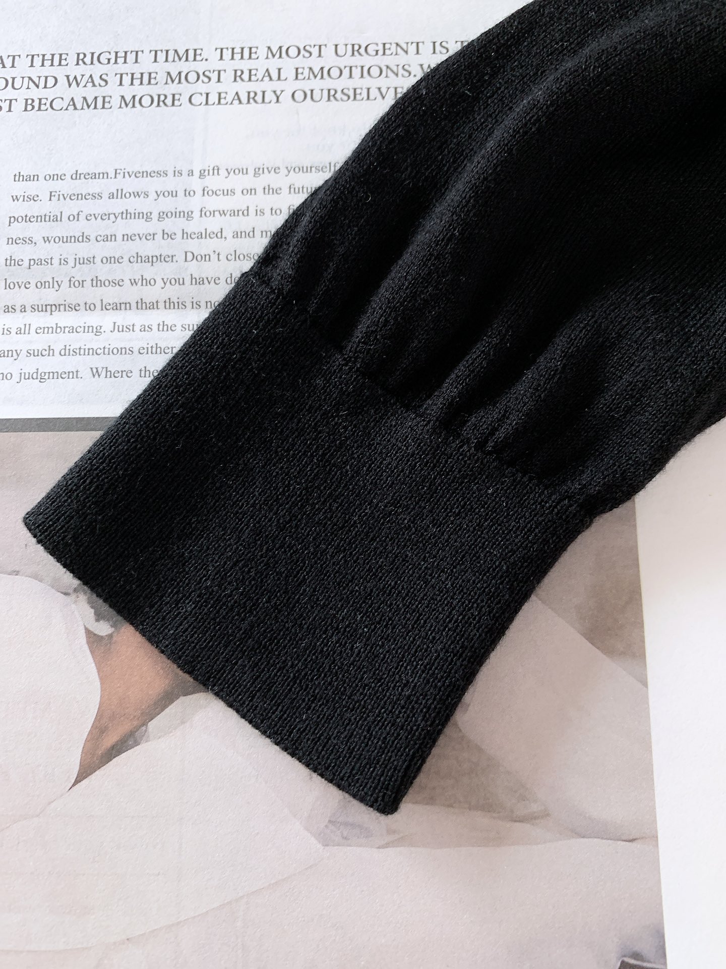 
Ermenegildo Zegna 杰尼亚 2025FW秋冬新品
薄款翻领毛衣，这款毛衣采用50%羊毛