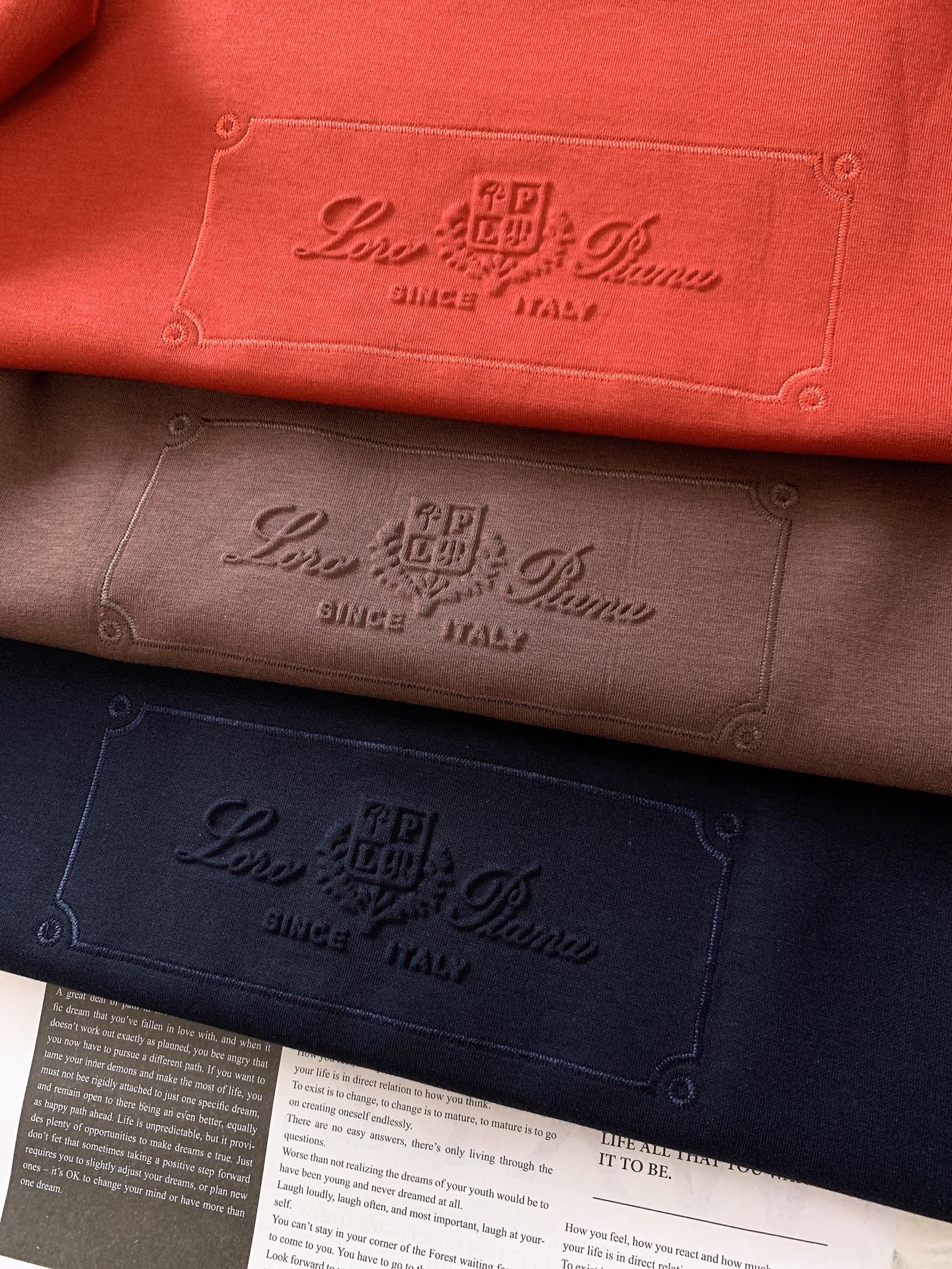 
LoroPiana L.P FW秋冬新品
休闲套头卫衣：意式匠心，织就奢华质感
选用高品质混纺面料，4