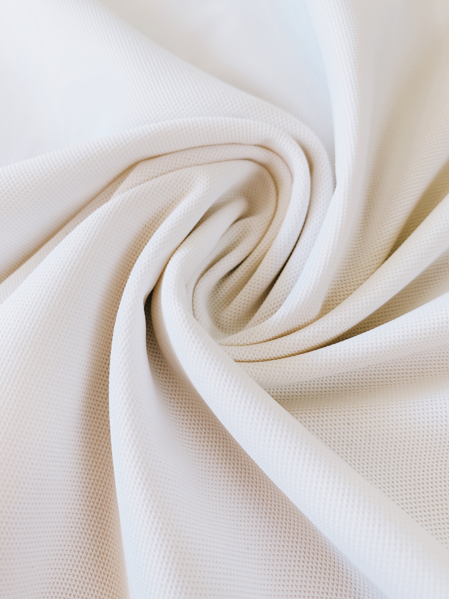 
LouisVuitton 路易威登 2025SS春夏新品 
休闲男士Polo衫。翻领挺括有型，不易塌、