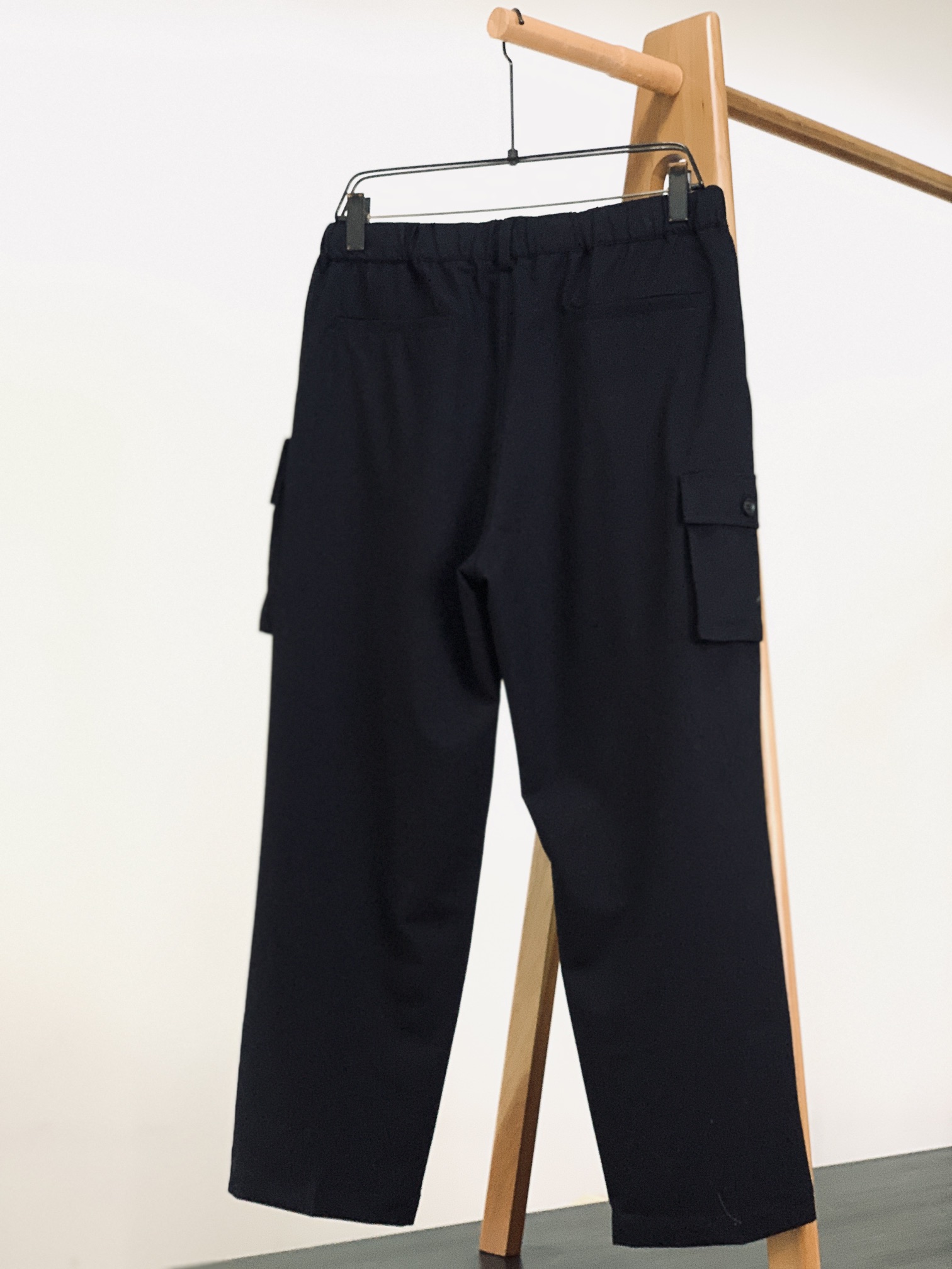 
Y-3 山本耀司 2025FW早秋新品
工装休闲裤 | 把细节玩出了新高度👇

多口袋工装风，大口袋带