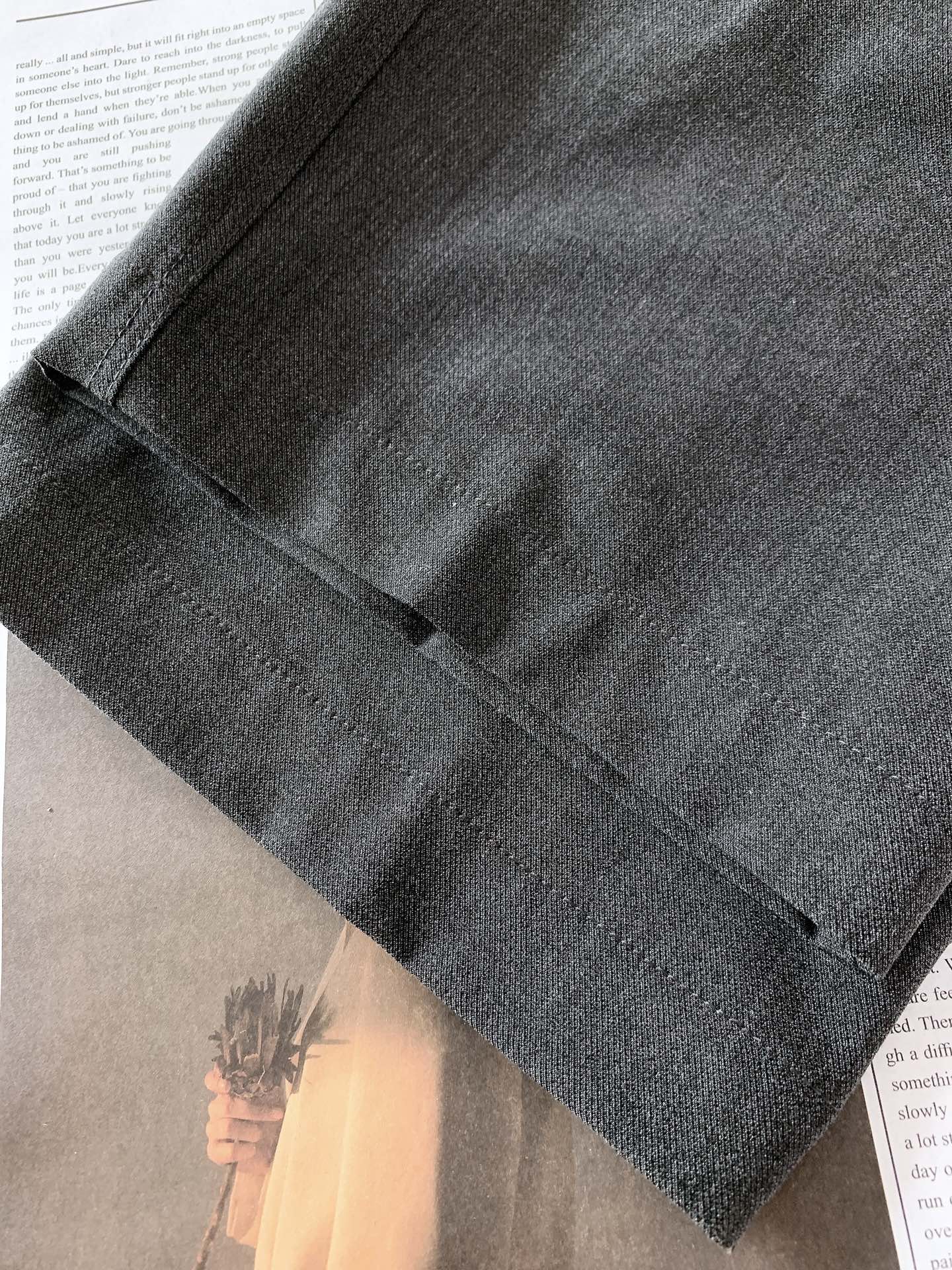 
Y-3 山本耀司 2025FW早秋新品
工装休闲裤 | 把细节玩出了新高度👇

多口袋工装风，大口袋带