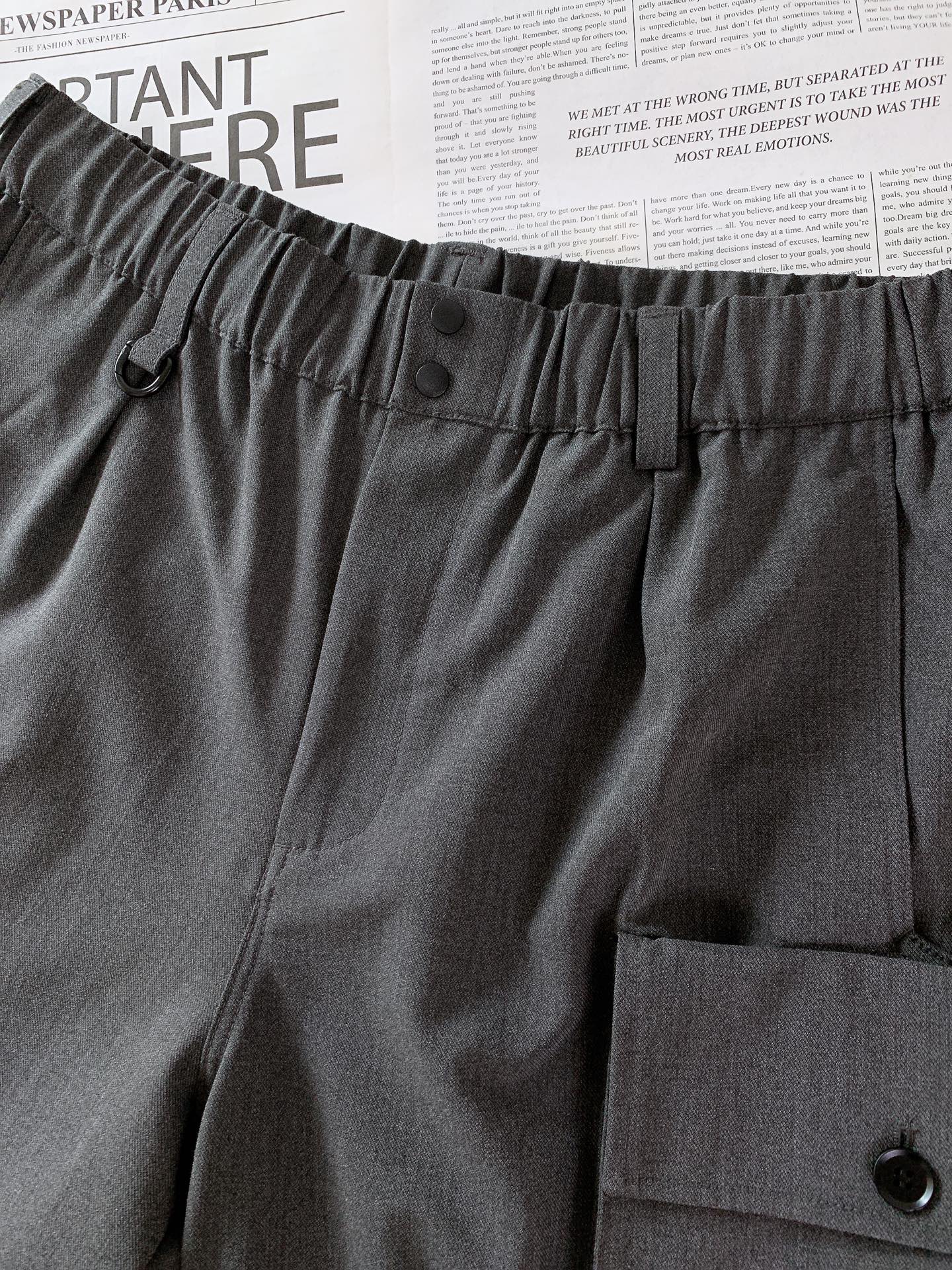 
Y-3 山本耀司 2025FW早秋新品
工装休闲裤 | 把细节玩出了新高度👇

多口袋工装风，大口袋带