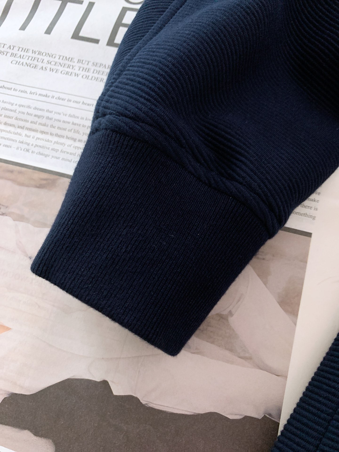 
Bottega Veneta 葆蝶家 2025FW秋冬新品 
休闲夹棉夹克外套。甄选优质班福棉材质，多