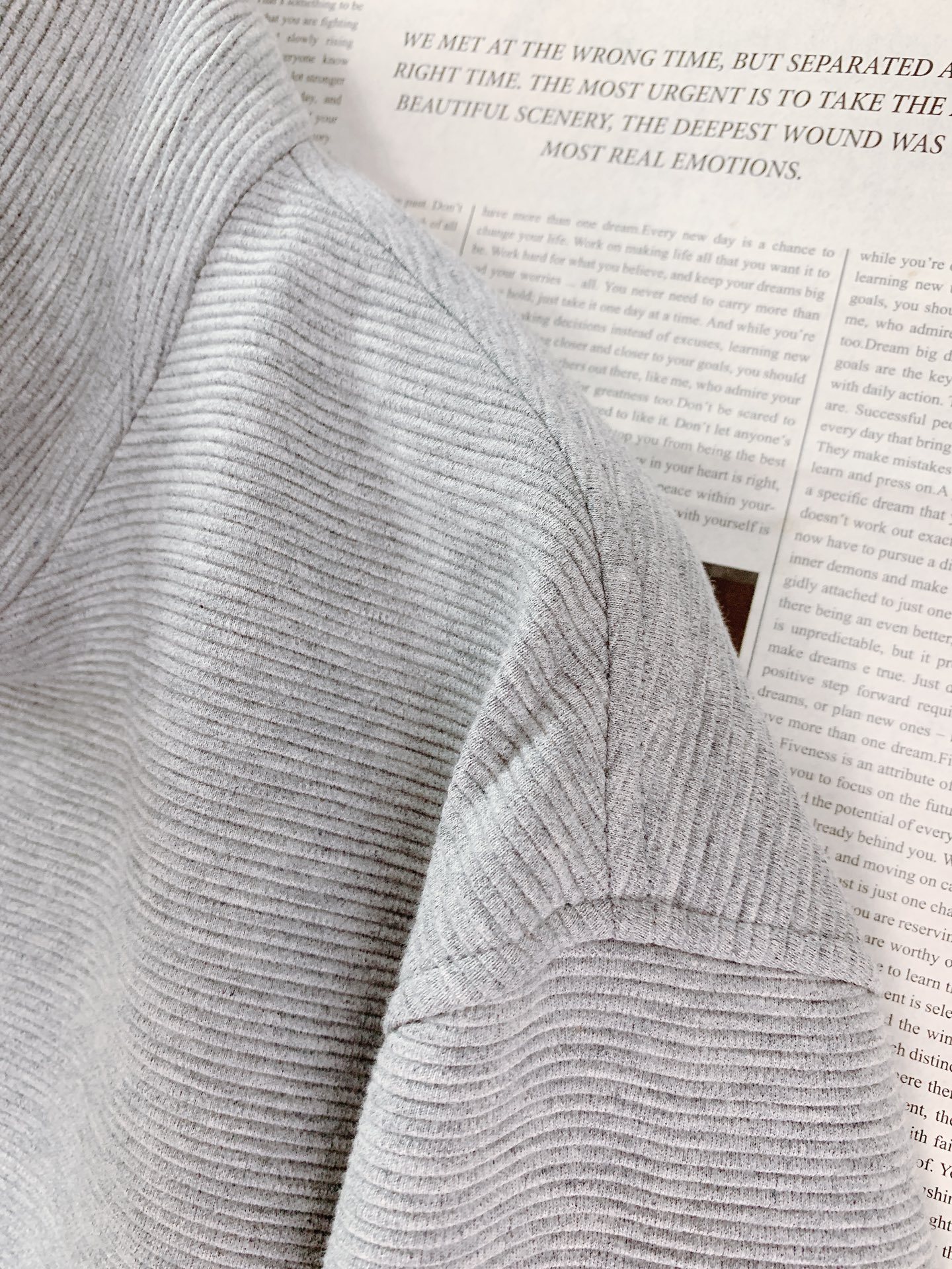 
Bottega Veneta 葆蝶家 2025FW秋冬新品 
休闲夹棉夹克外套。甄选优质班福棉材质，多